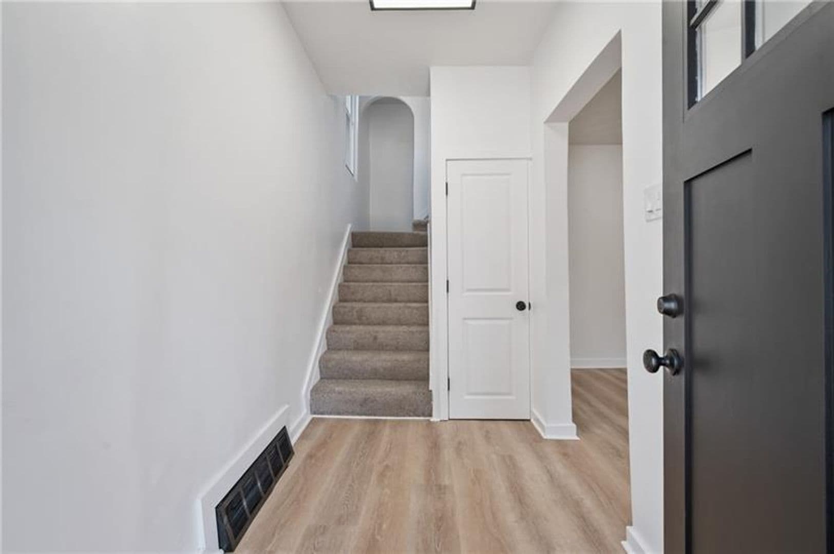 Pittsburgh House: 220 Dewey St.