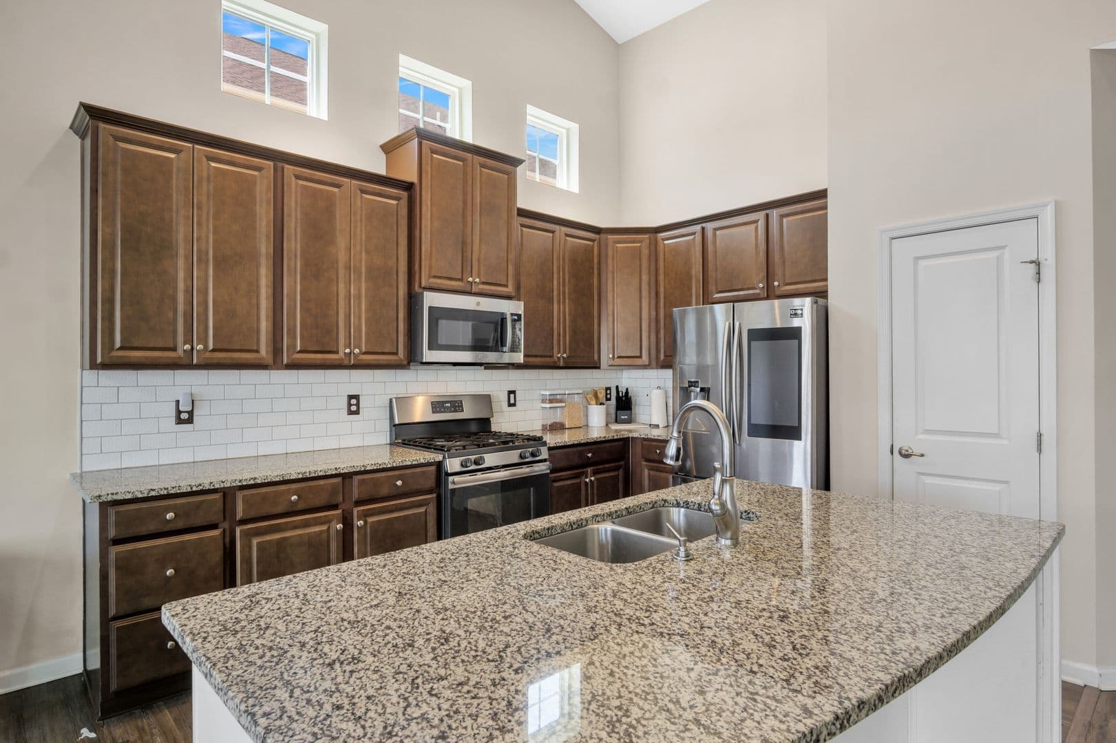 Williamsburg House: 406 Boltons Mill Pkwy