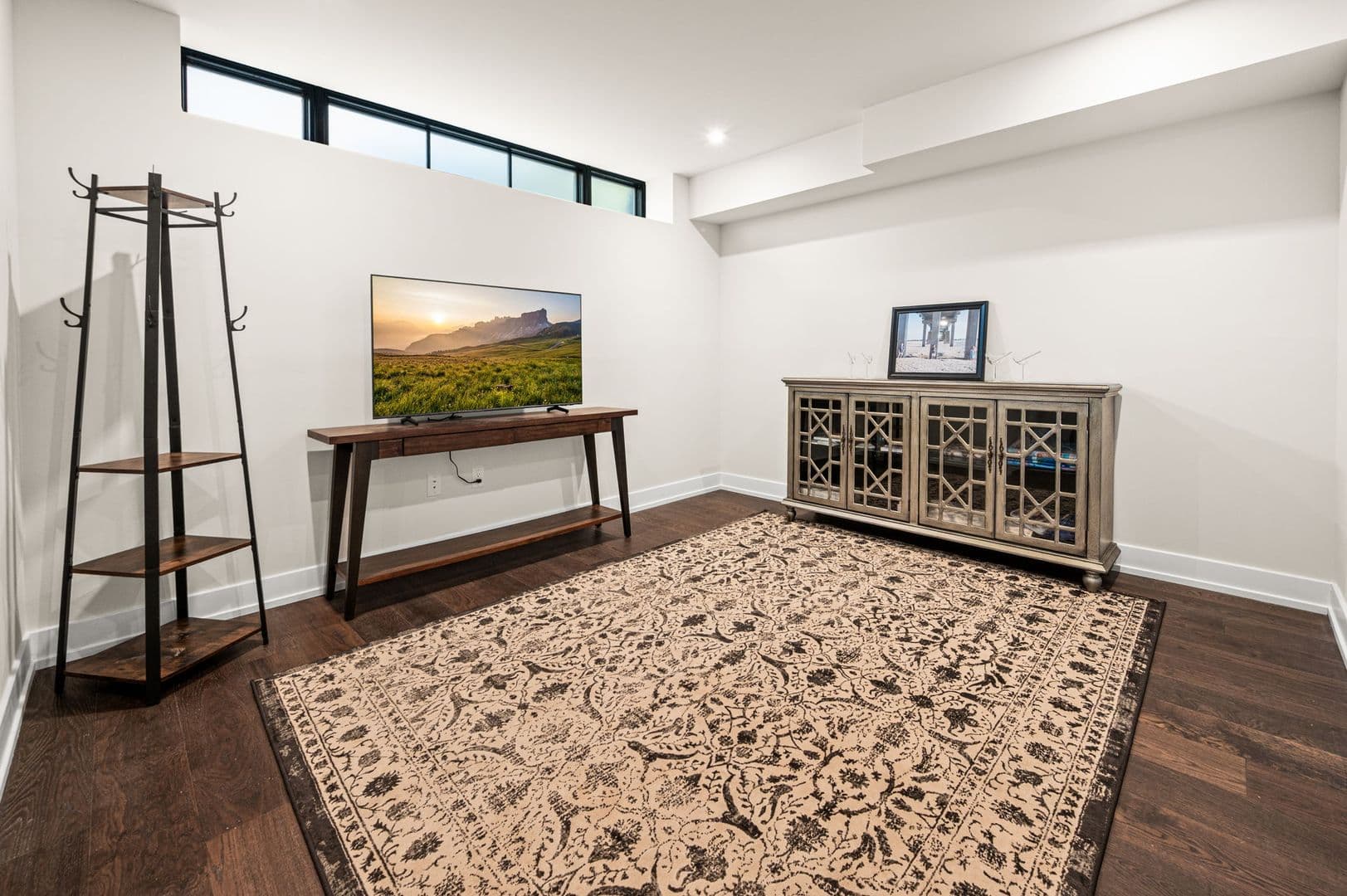 Philadelphia House: 206 Kalos Street