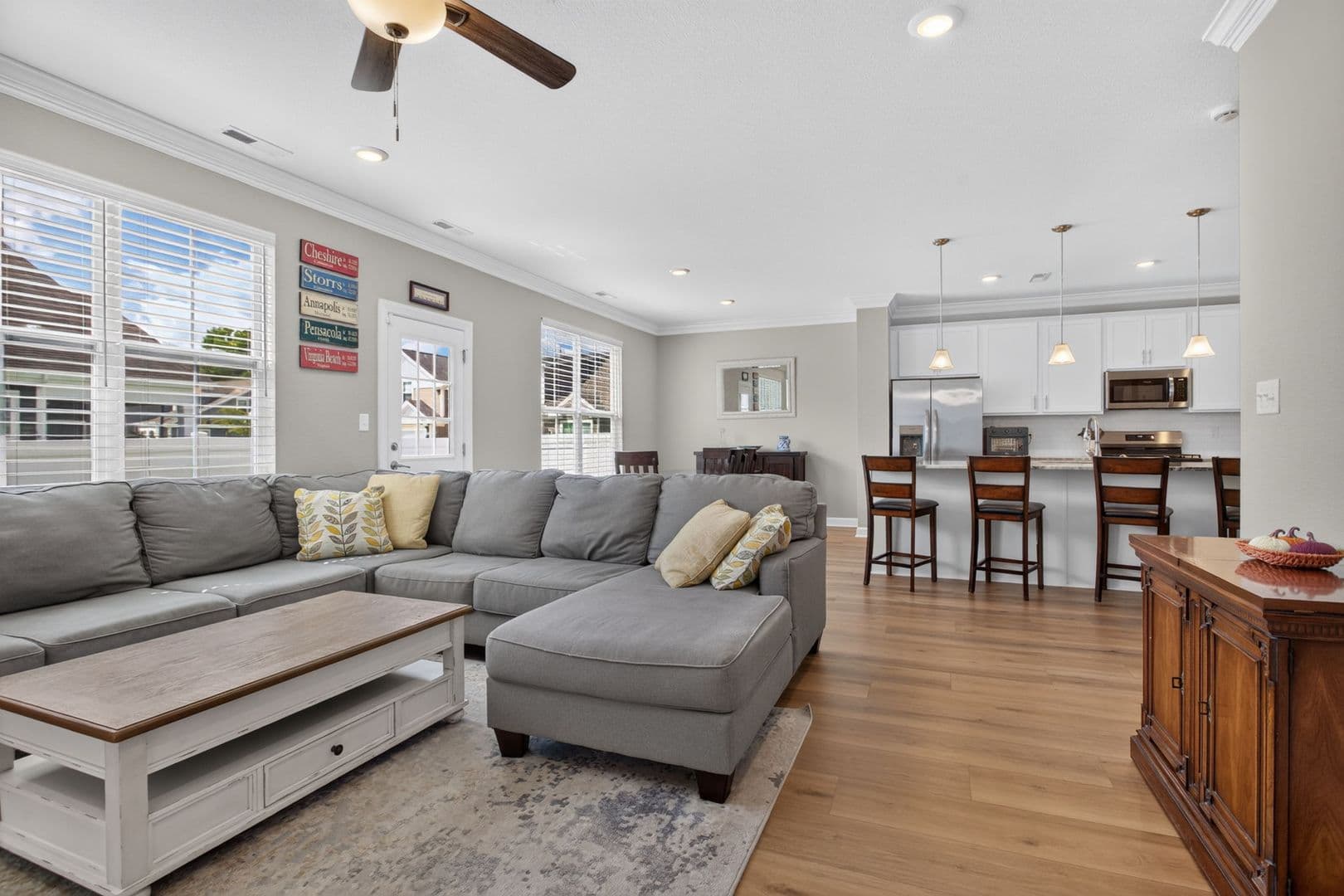 Chesapeake House: 913 Brenner
