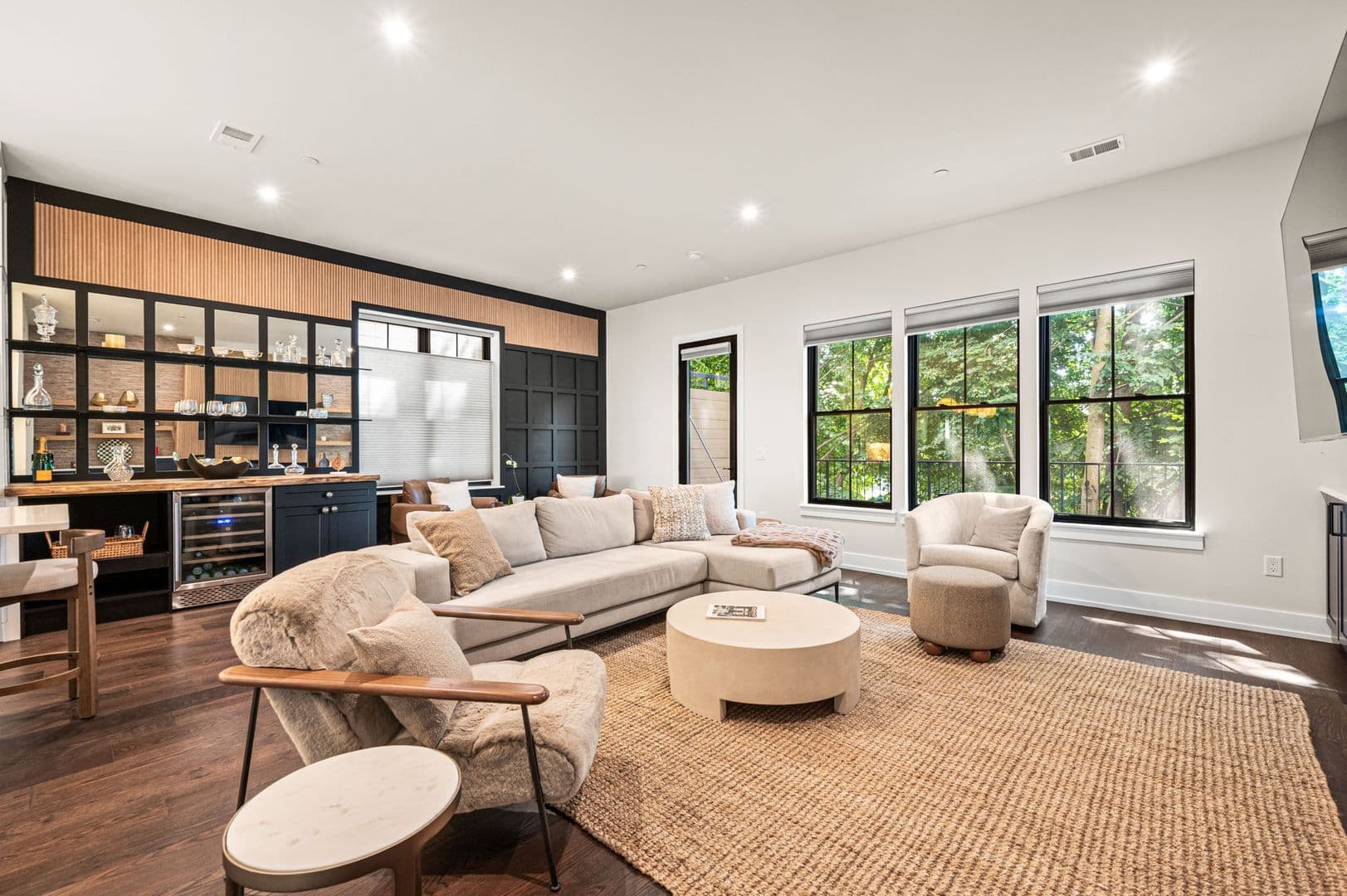 Philadelphia House: 206 Kalos Street