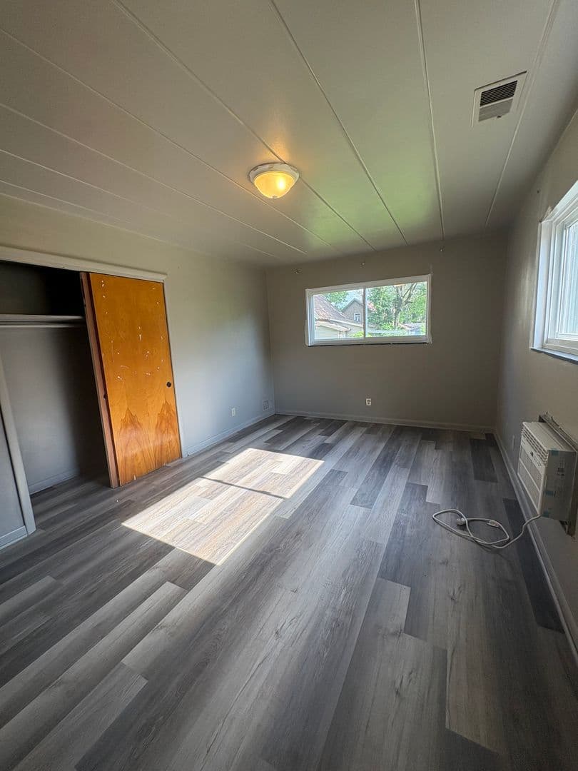 Dayton Apartment: 623 Clifton Drive - Unit A