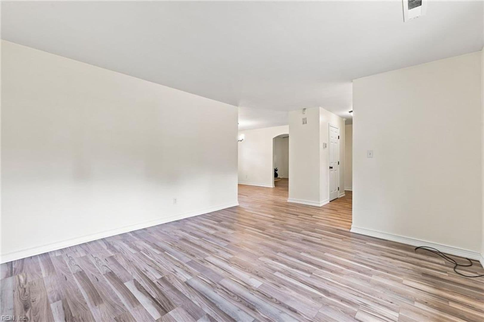 Virginia Beach House: 401 Moorland Drive