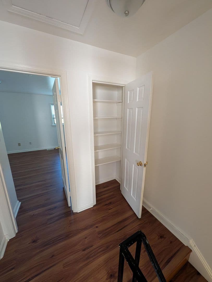 Newport News Townhome: 321 Advocate Court, Unit B