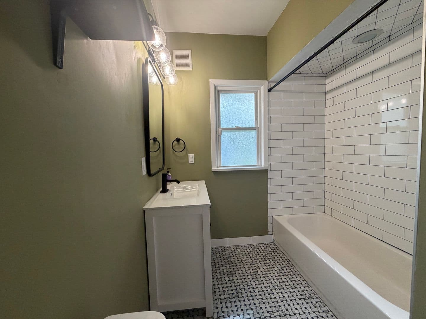Cleveland Heights House: 13048 Cedar Rd