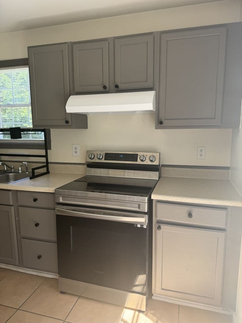 Williamsburg House: 1505 Ernestine Avenue