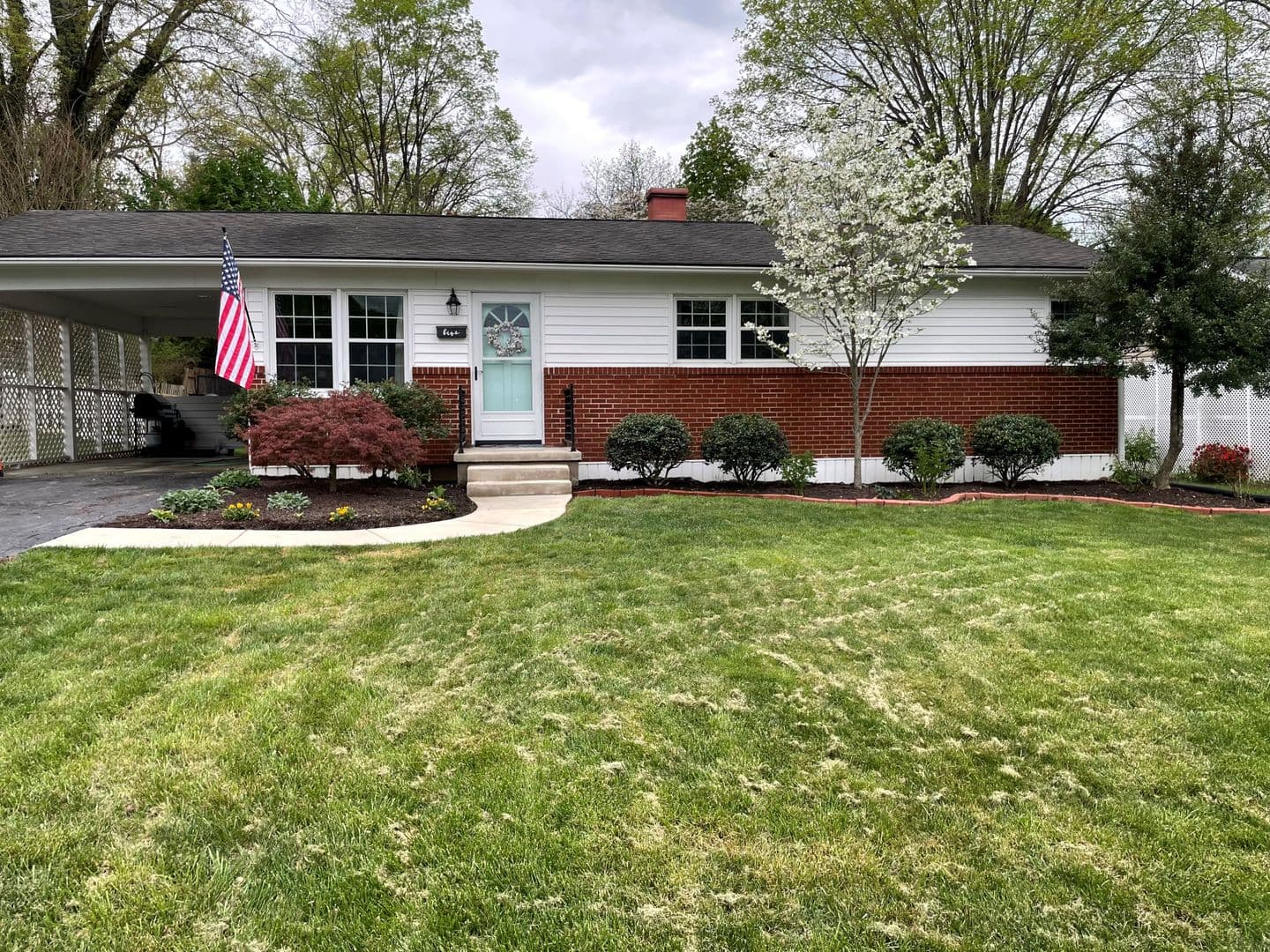 Lexington House: 5 Hill Circle