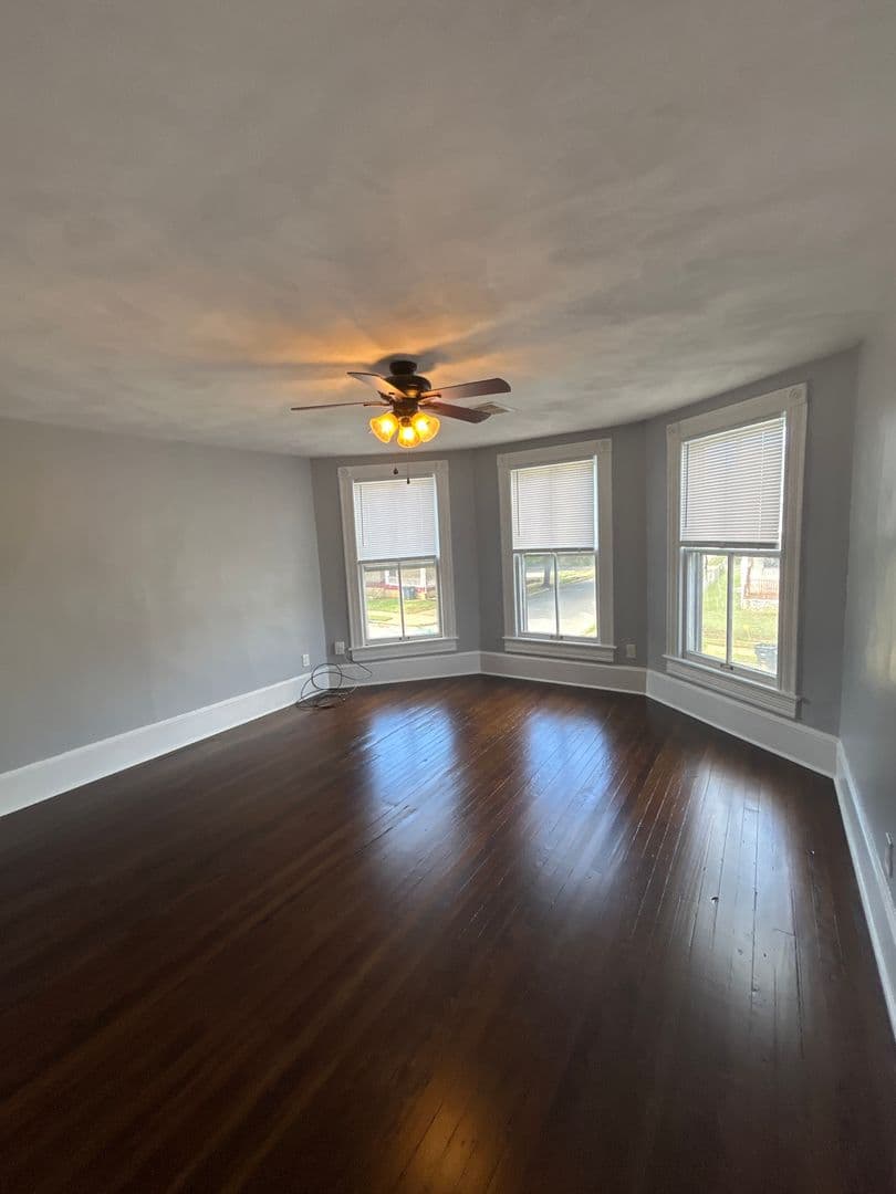 Roanoke Apartment: 1430 Chapman Ave. SW
