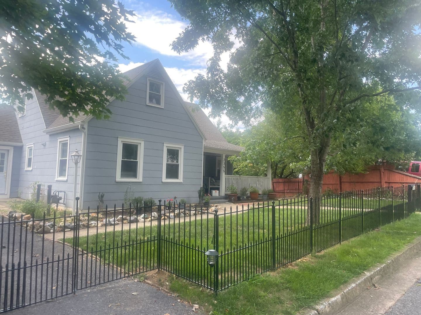 Buena Vista Apartment: 2355 Maple Avenue