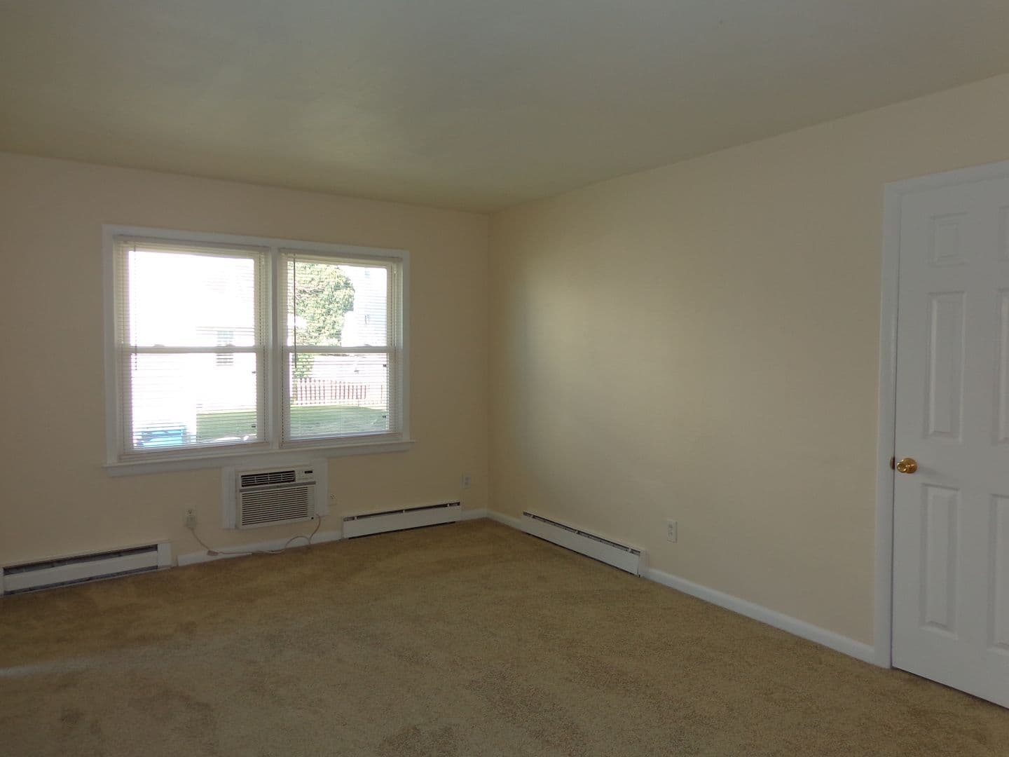 Virginia Beach Apartment: 4626 Coronet Avenue