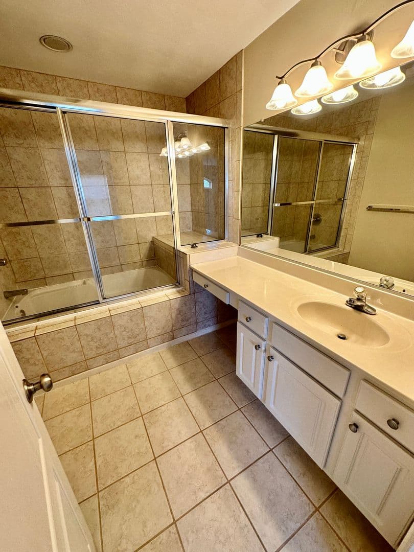 Virginia Beach House: 3724 Surry Road