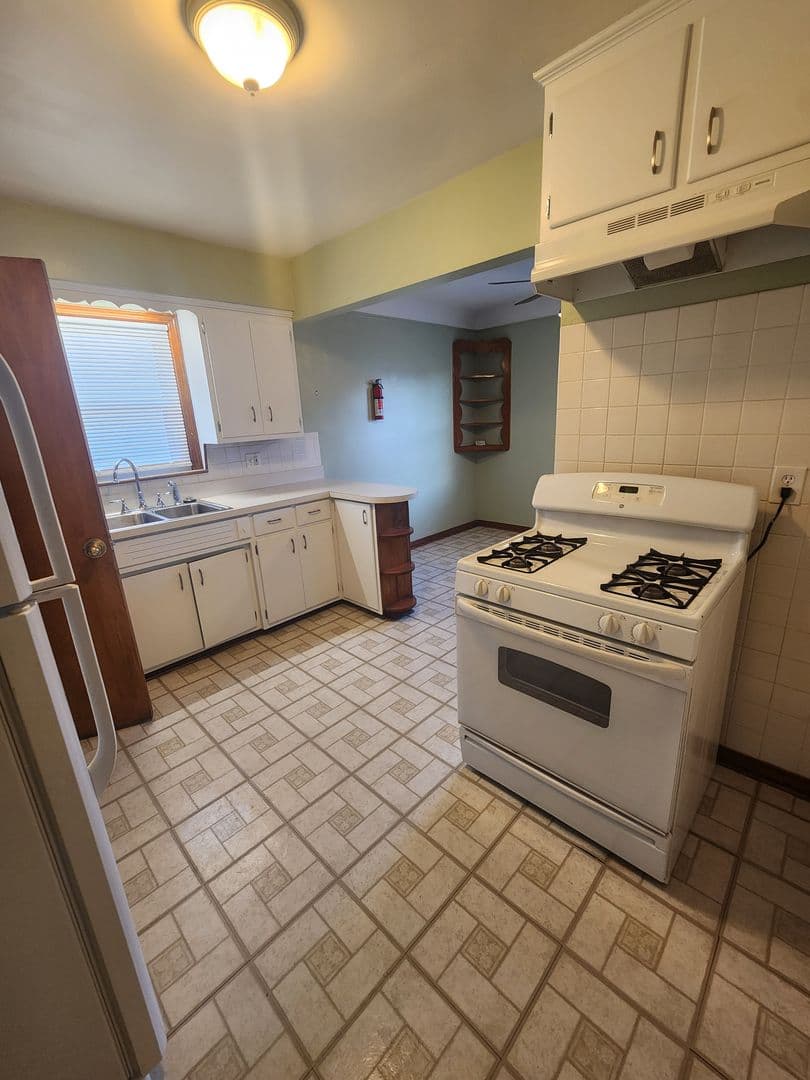 Parma House: 5618 Sunderland Dr