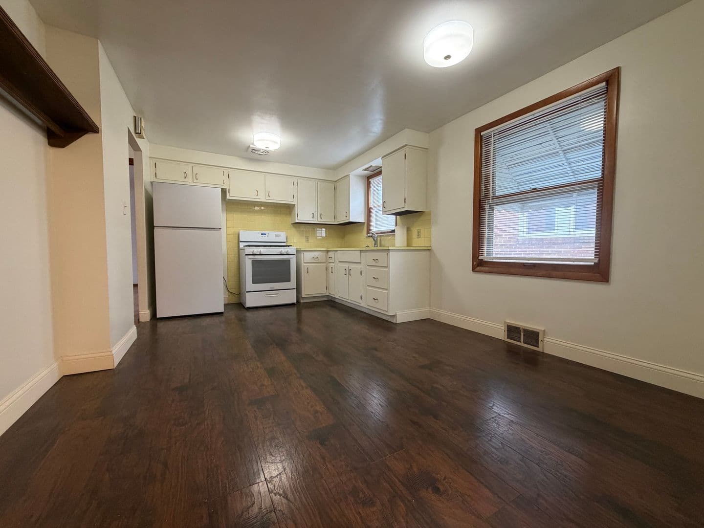 Garfield Heights Apartment: 10024 McCracken Avenue