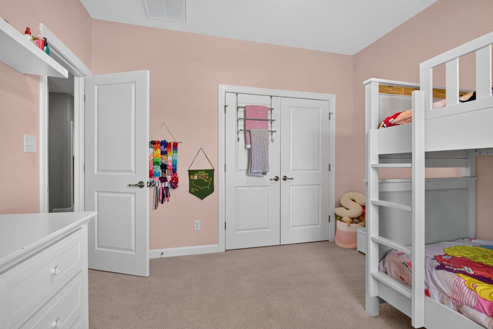 Chesapeake House: 913 Brenner