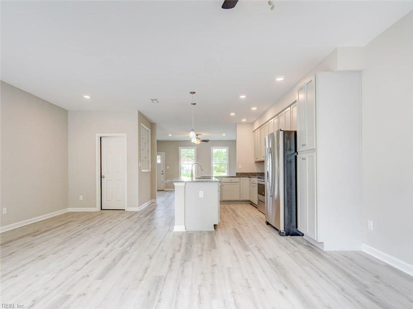 Norfolk House: 8218 Tidewater Drive