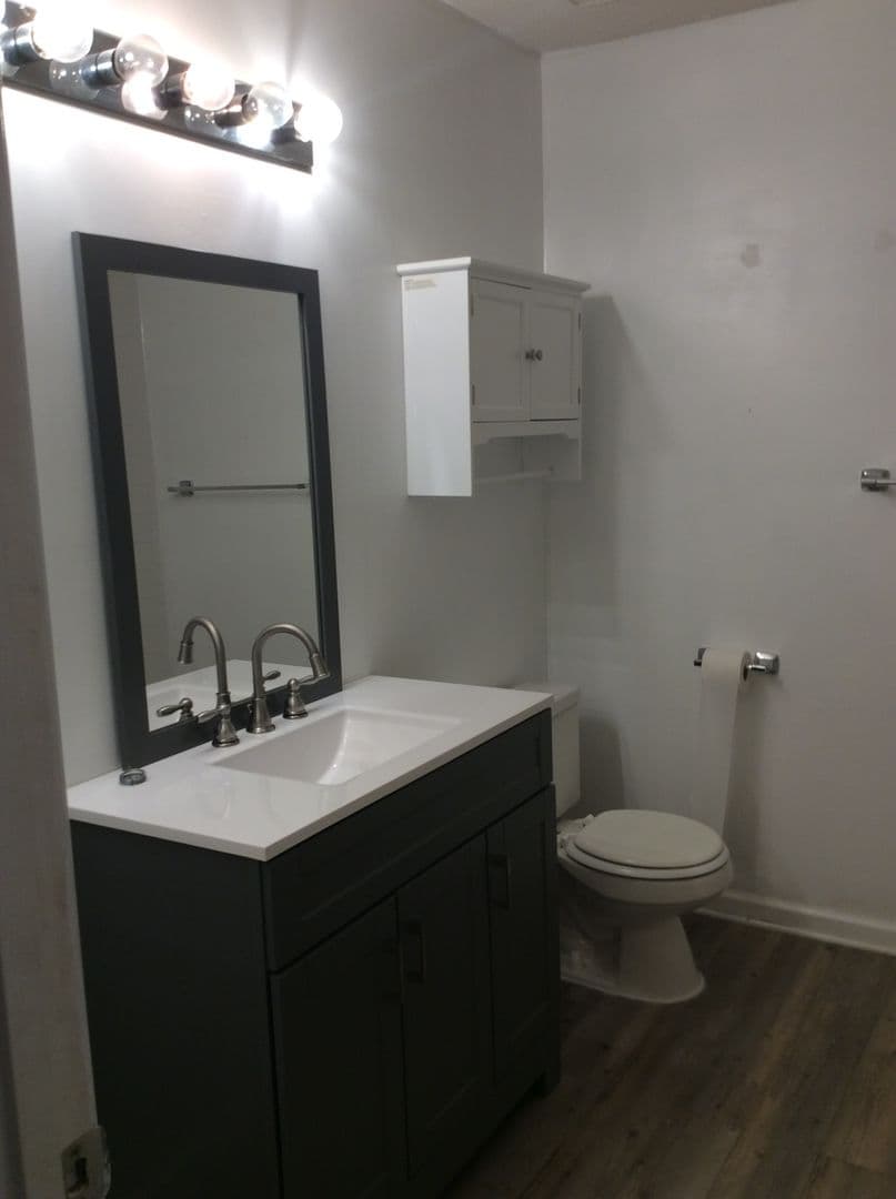 Williamsburg House: 204 Bristol Commons