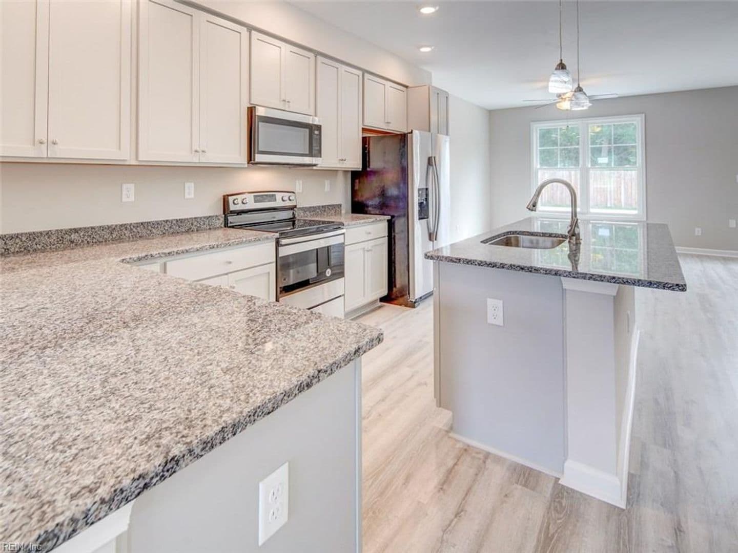 Norfolk House: 8218 Tidewater Drive