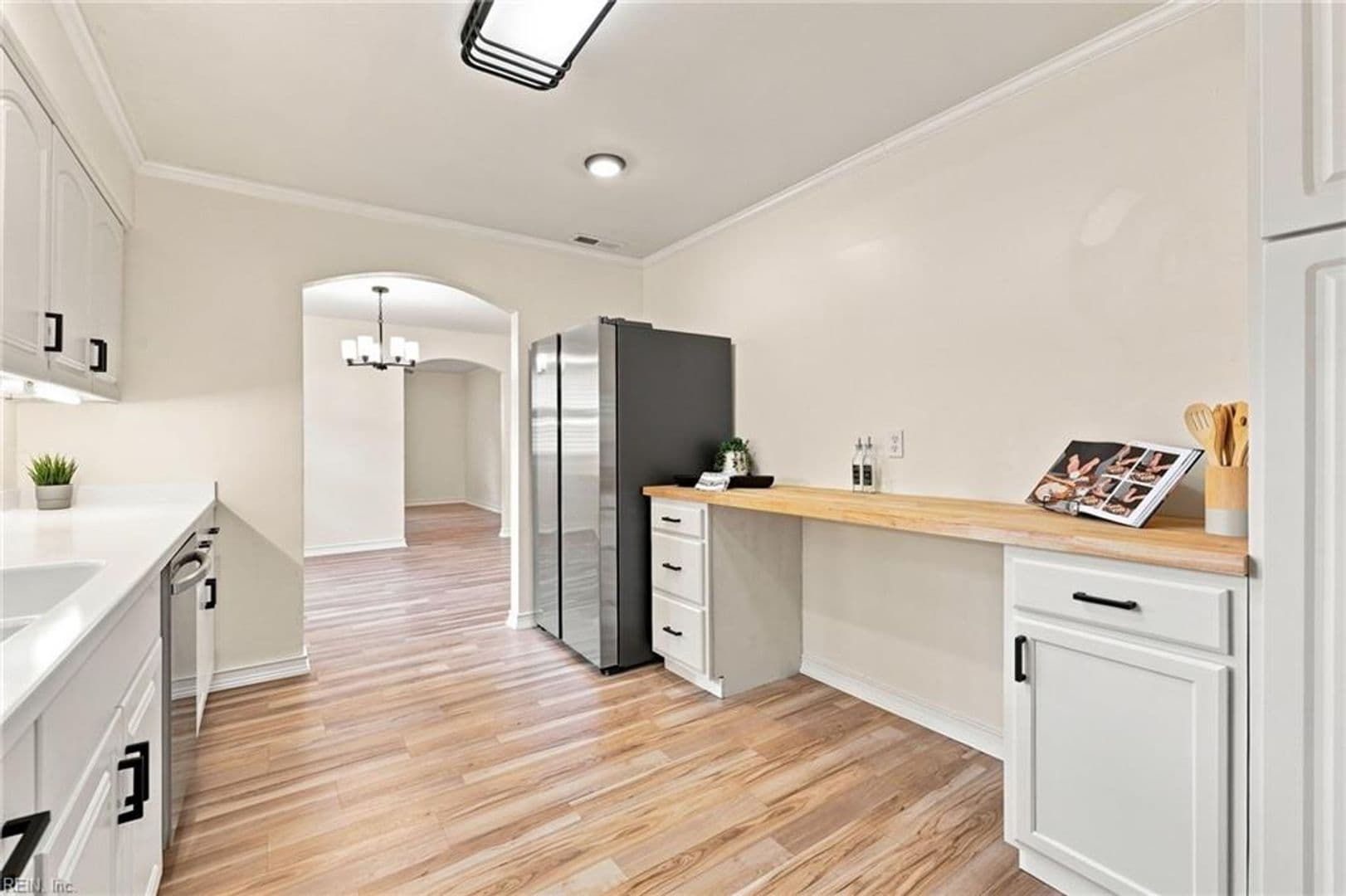 Virginia Beach House: 401 Moorland Drive