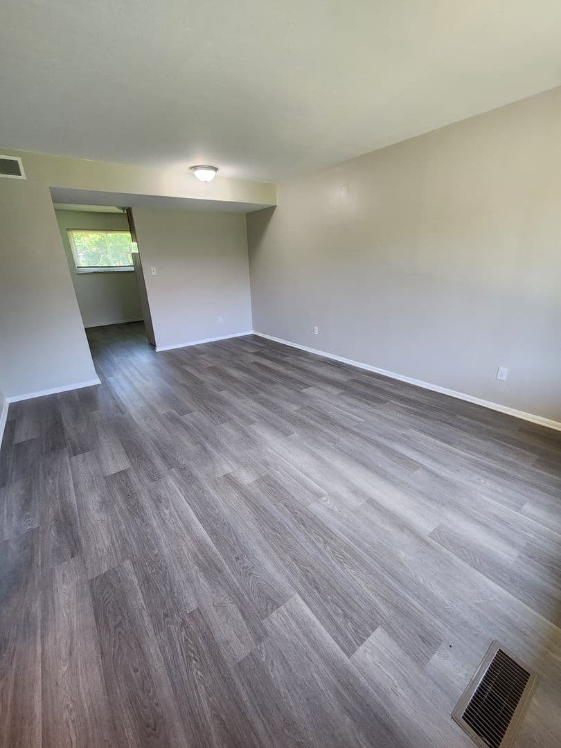Seven Hills Townhome: 71-127 East Sprague Road