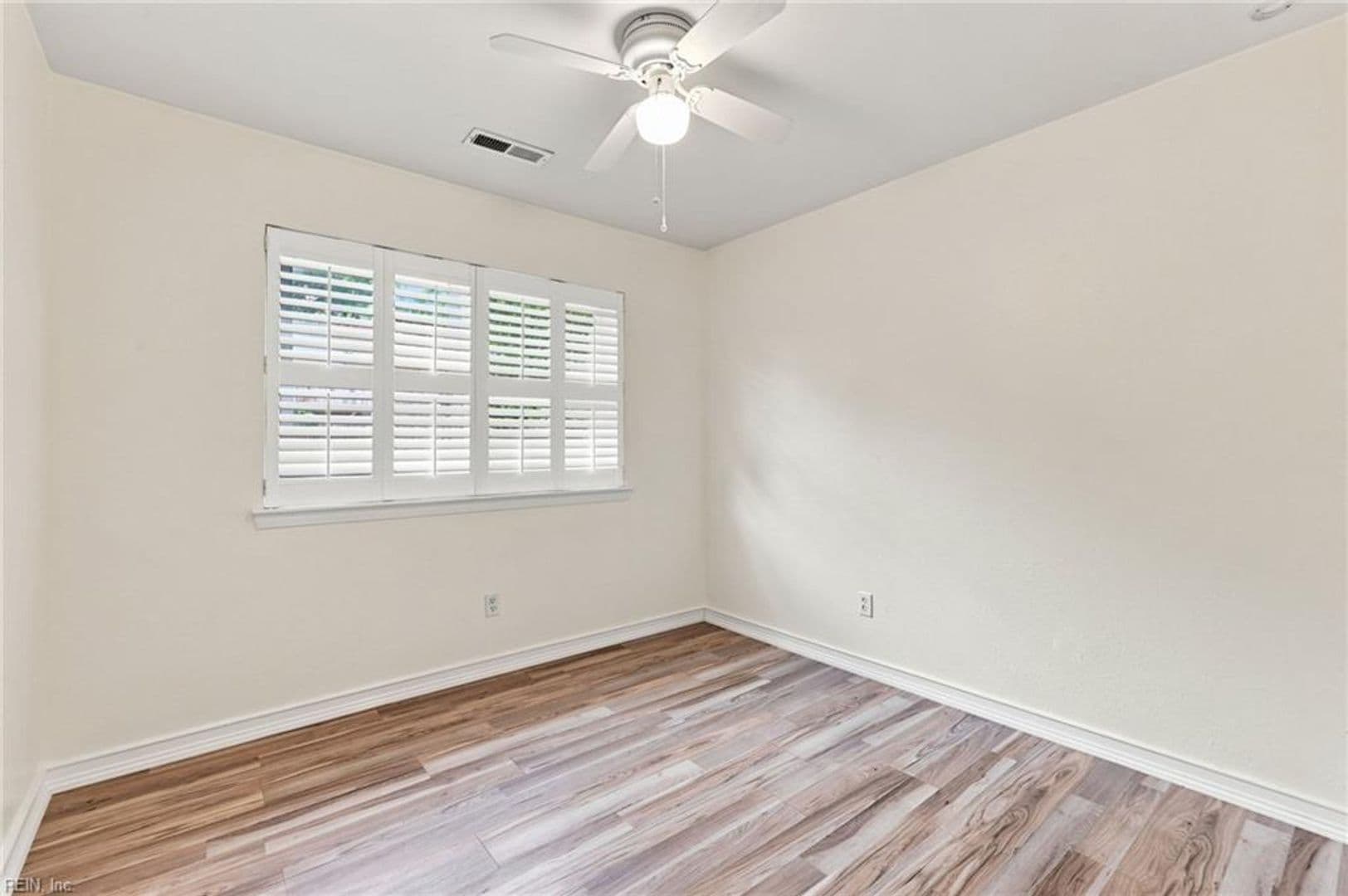Virginia Beach House: 401 Moorland Drive