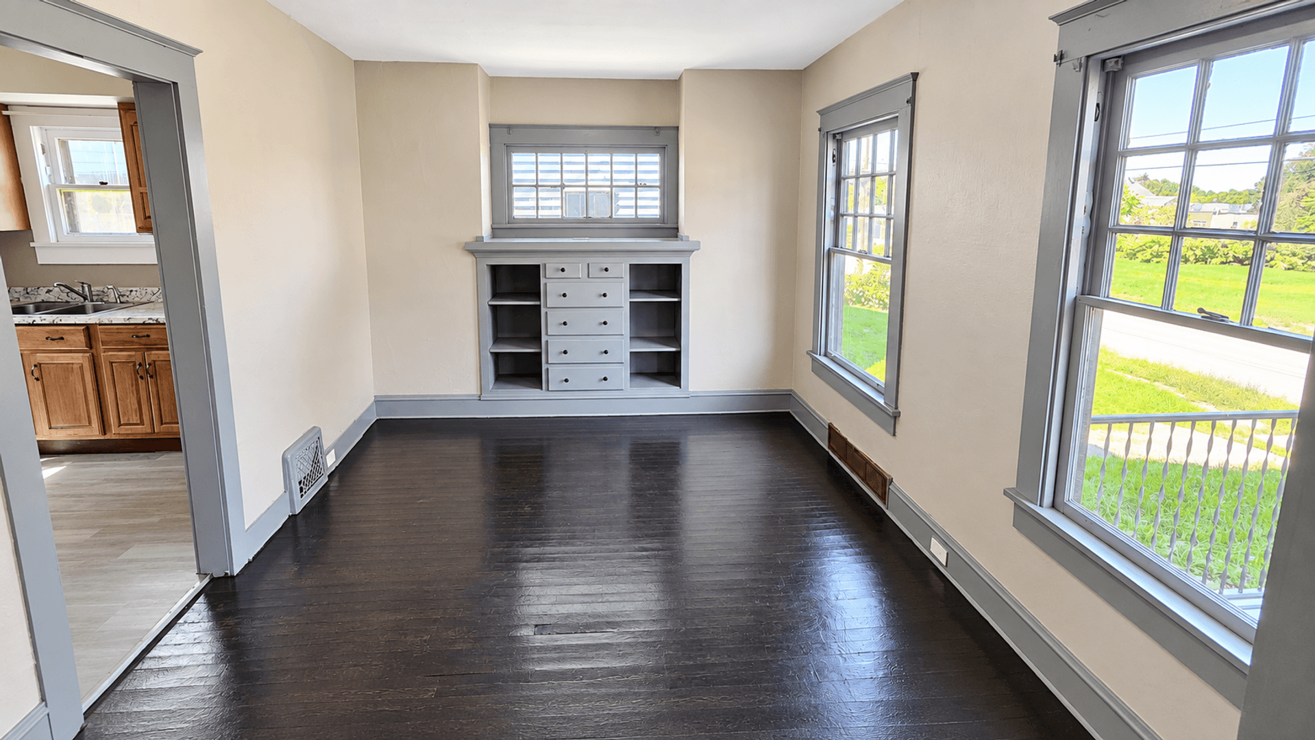 Youngstown House: 529 Cameron Ave