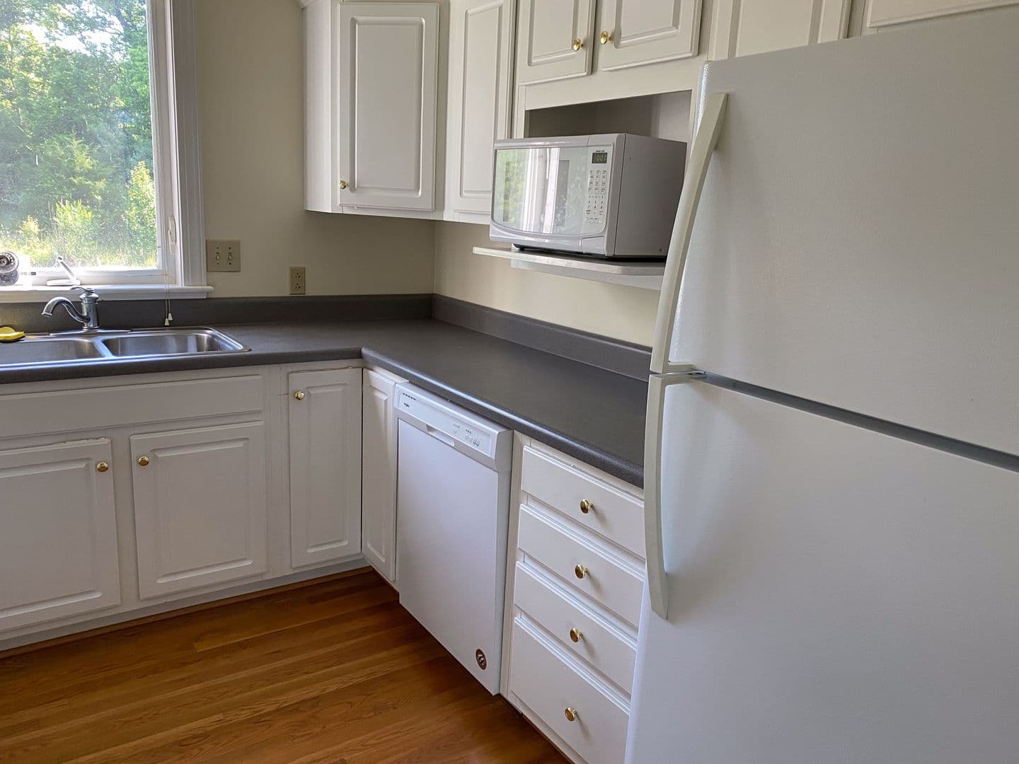 Lexington Apartment: Holly Park Lane
