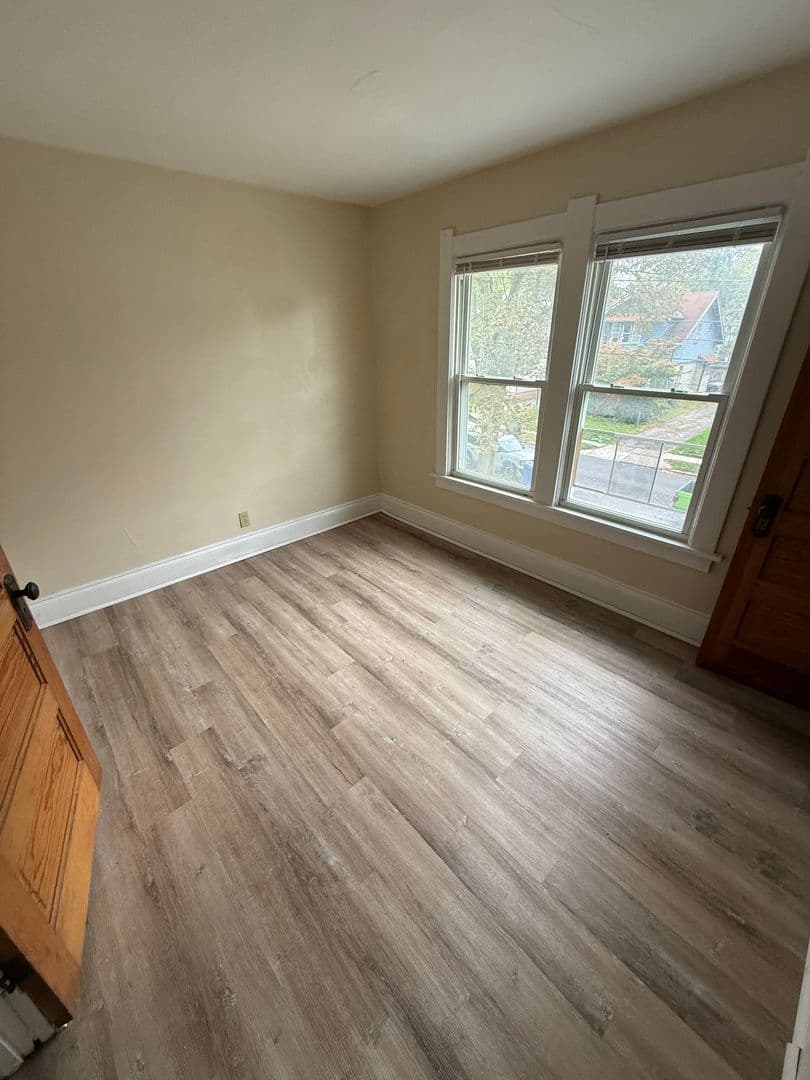 Toledo House: 3615 Hoiles Avenue