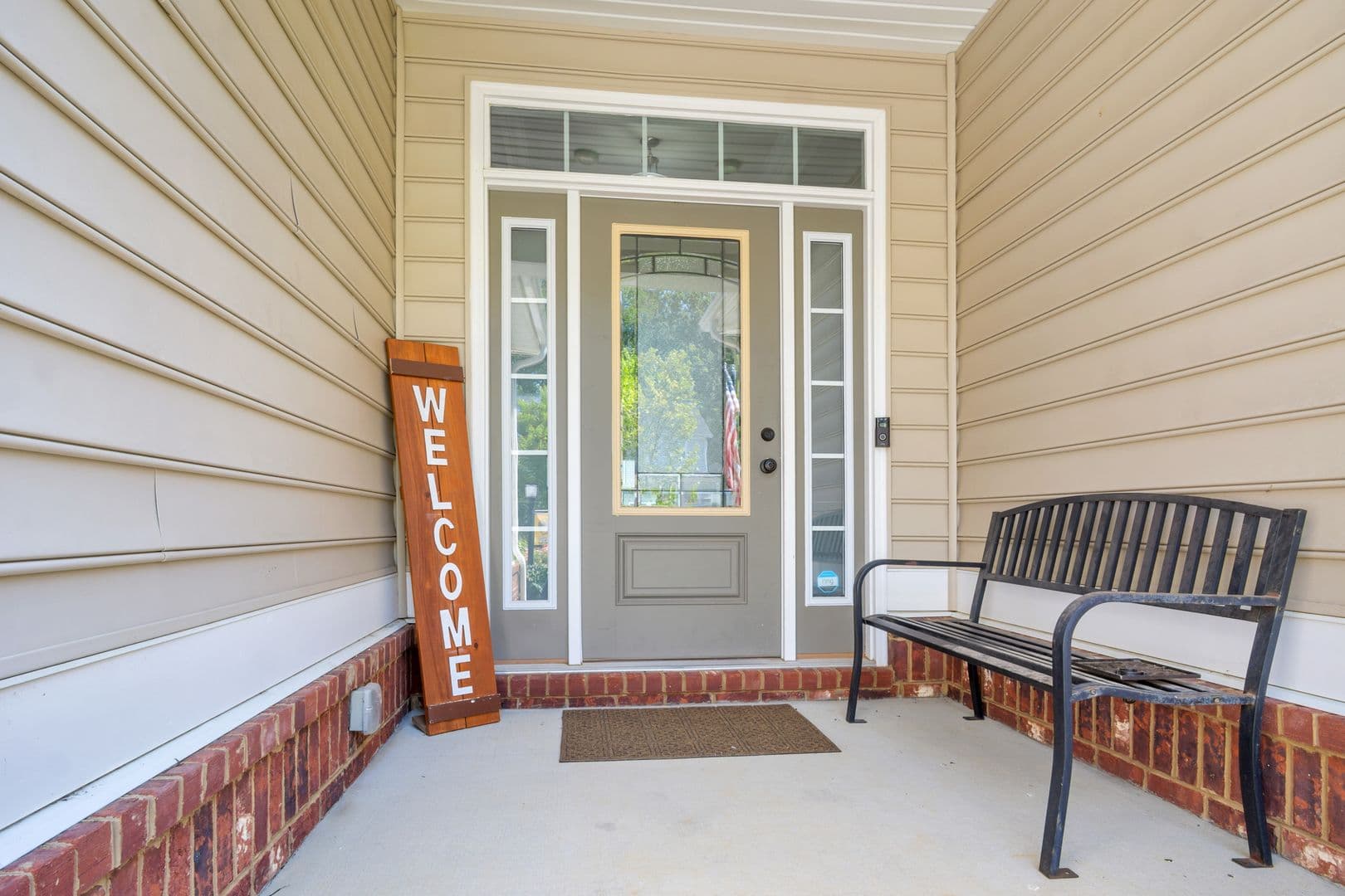 Williamsburg House: 406 Boltons Mill Pkwy