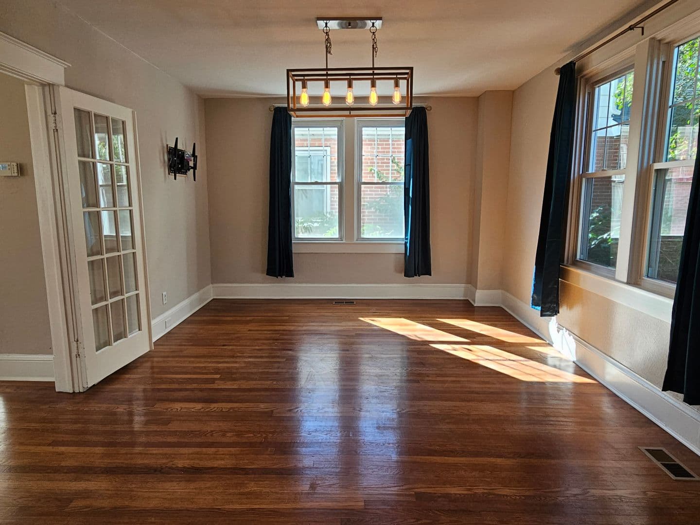 Norfolk House: 1812 Canton Avenue