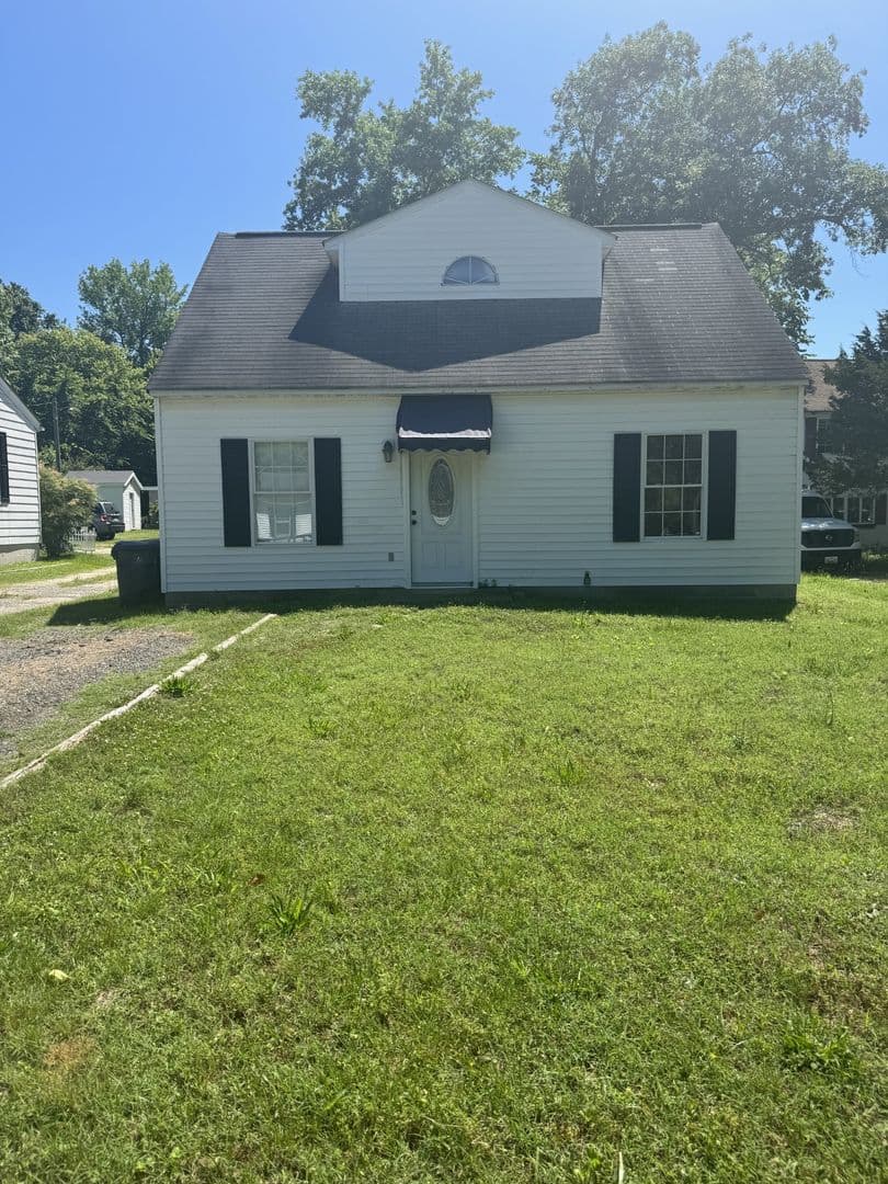 Williamsburg House: 1505 Ernestine Avenue