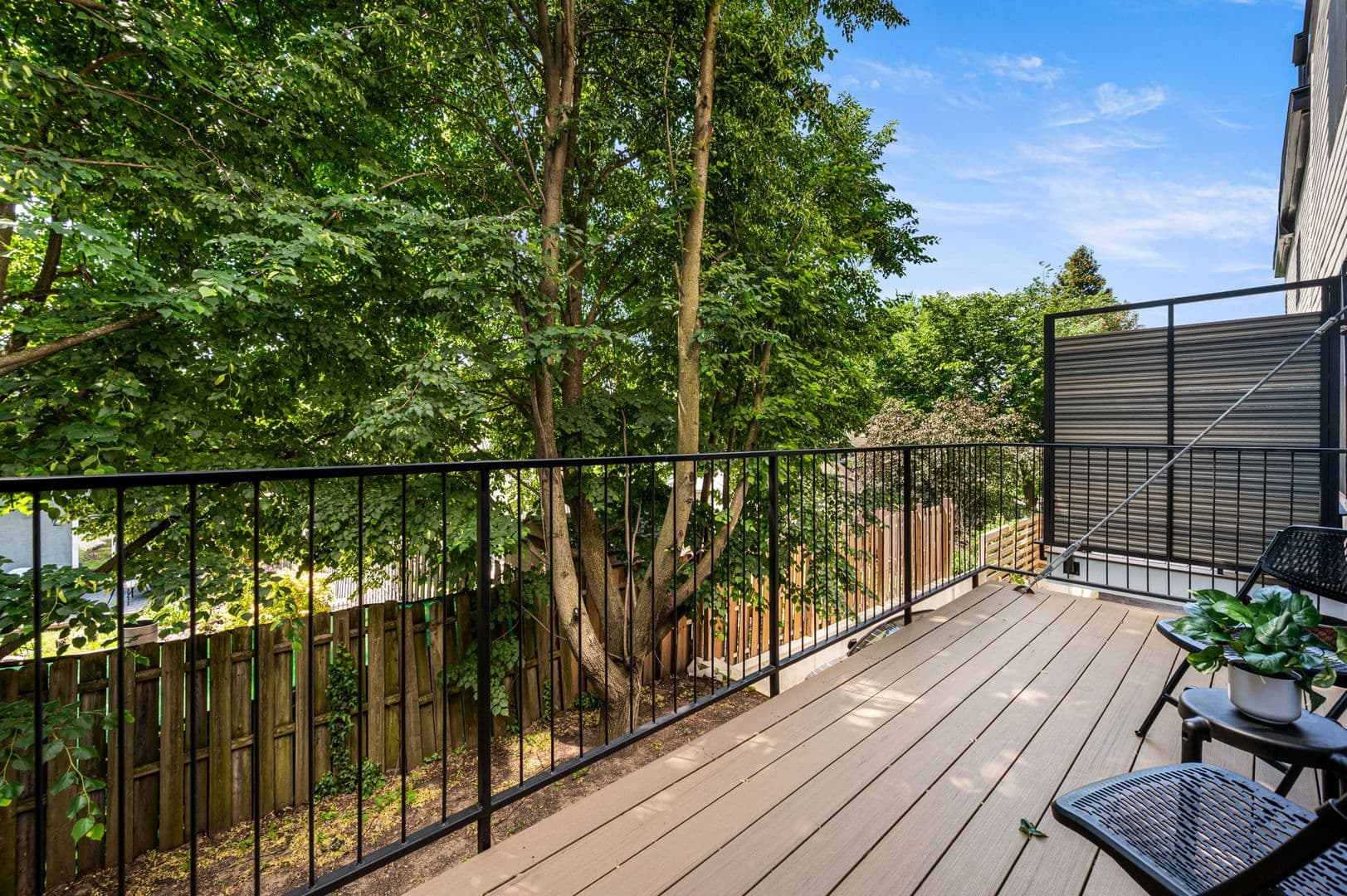 Philadelphia House: 206 Kalos Street