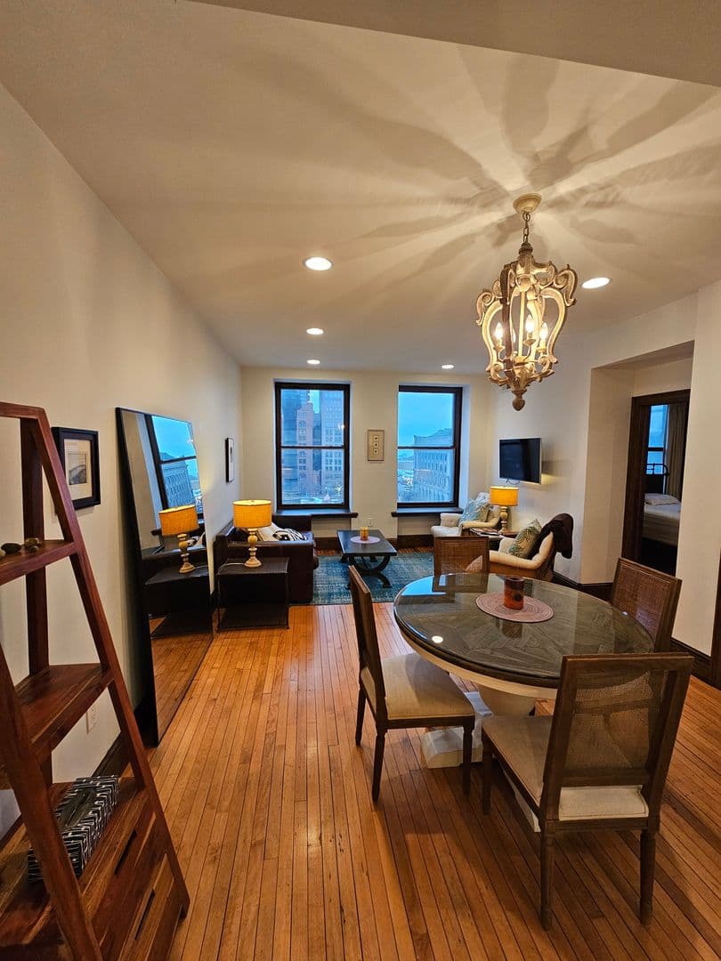 Cleveland Condo: 140 Public Square St #703