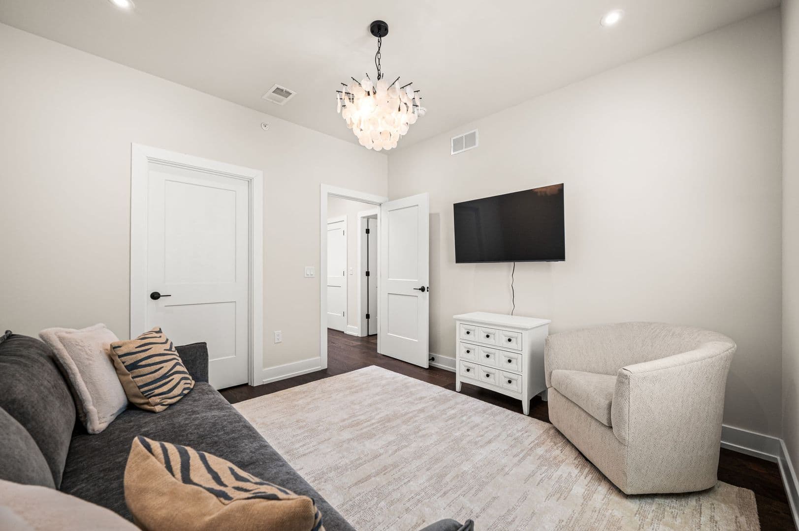 Philadelphia House: 206 Kalos Street
