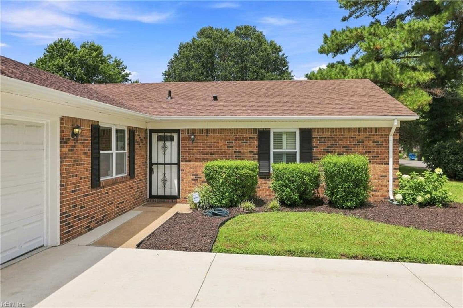 Virginia Beach House: 401 Moorland Drive