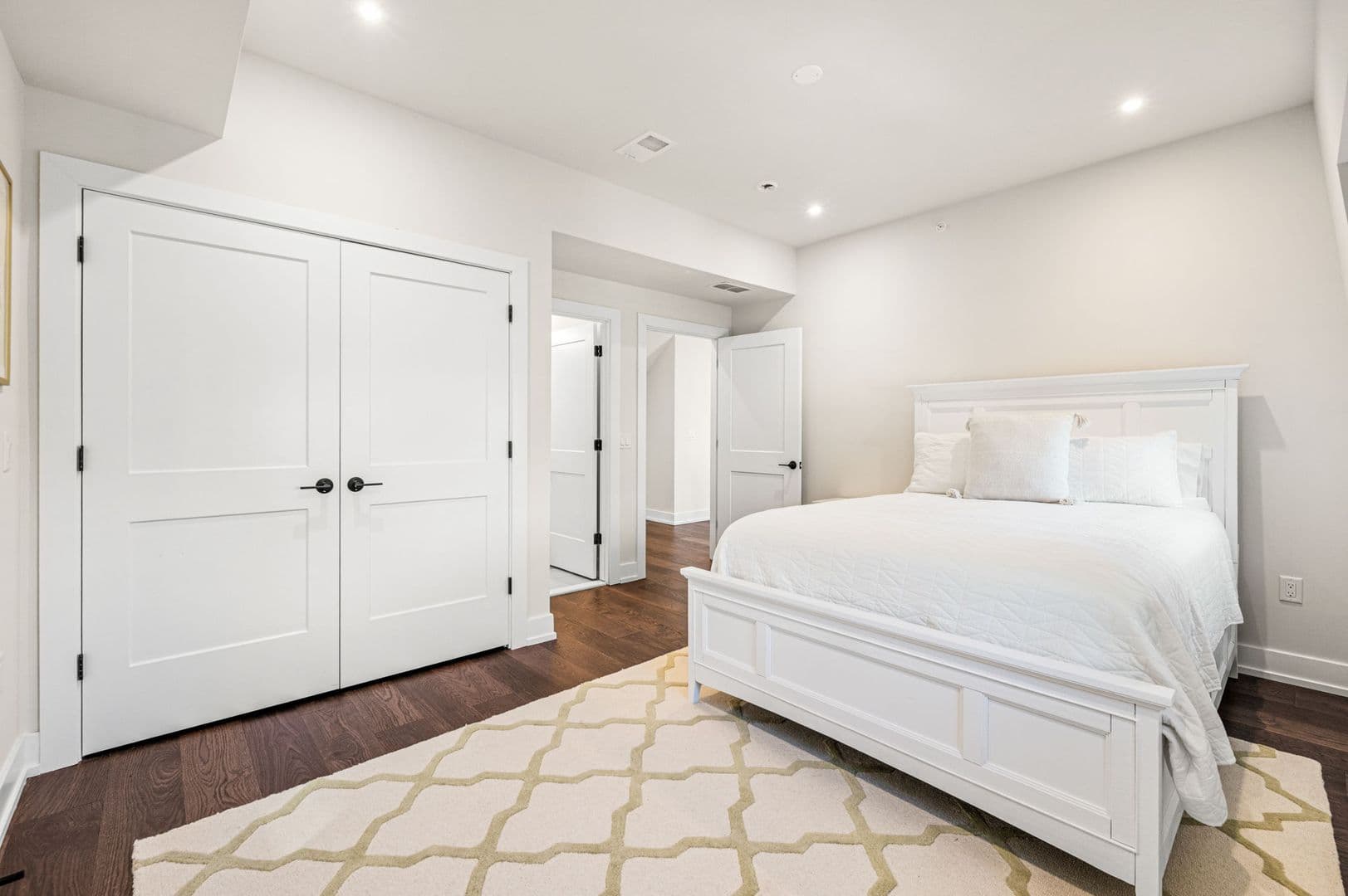 Philadelphia House: 206 Kalos Street