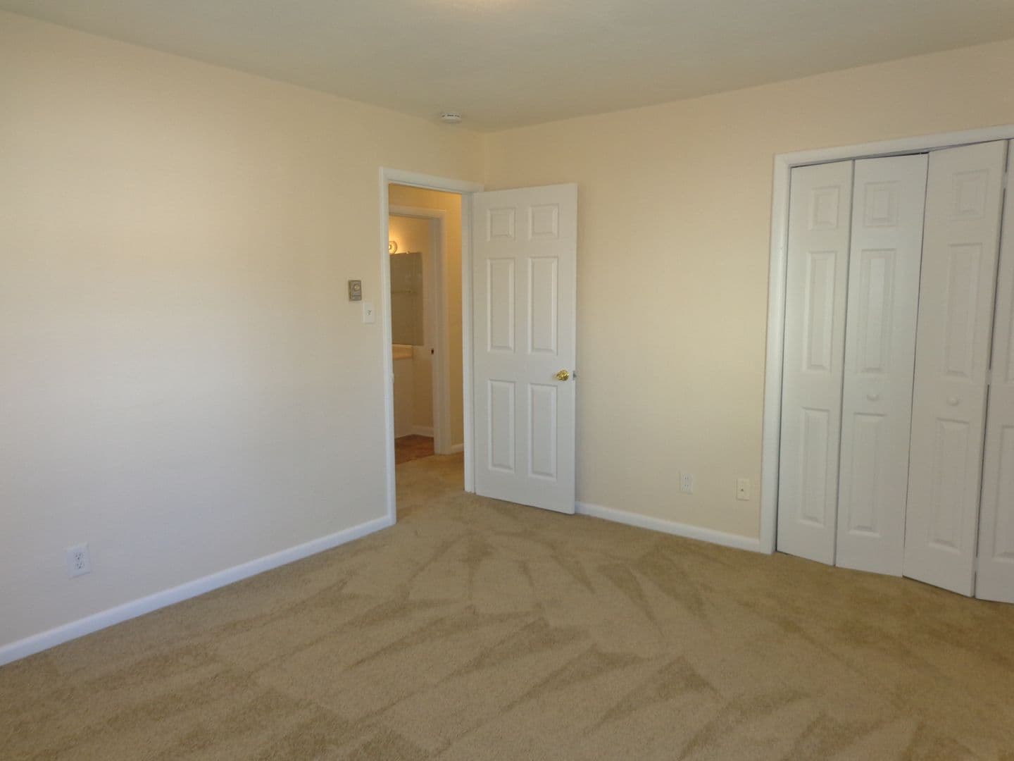 Virginia Beach Apartment: 4626 Coronet Avenue