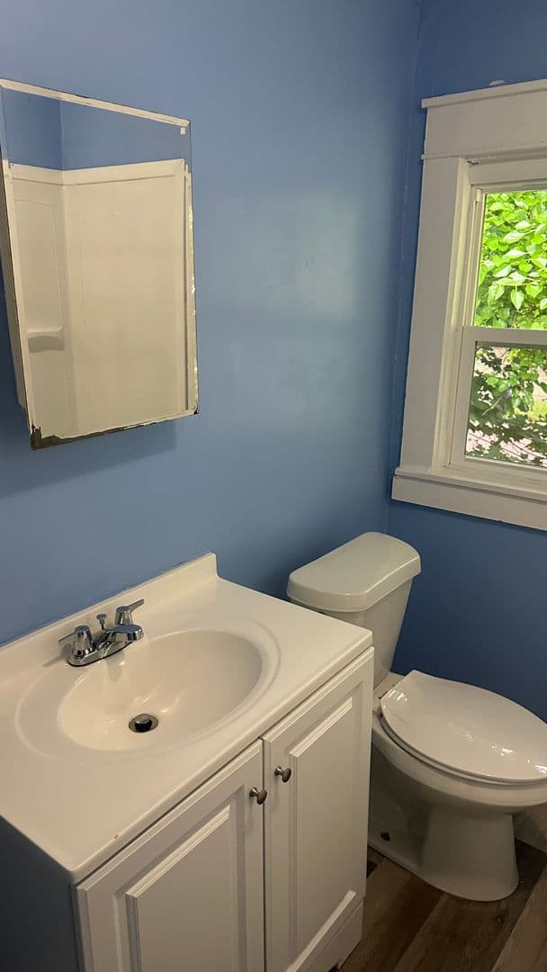 Akron House: 1020 5th Avenue