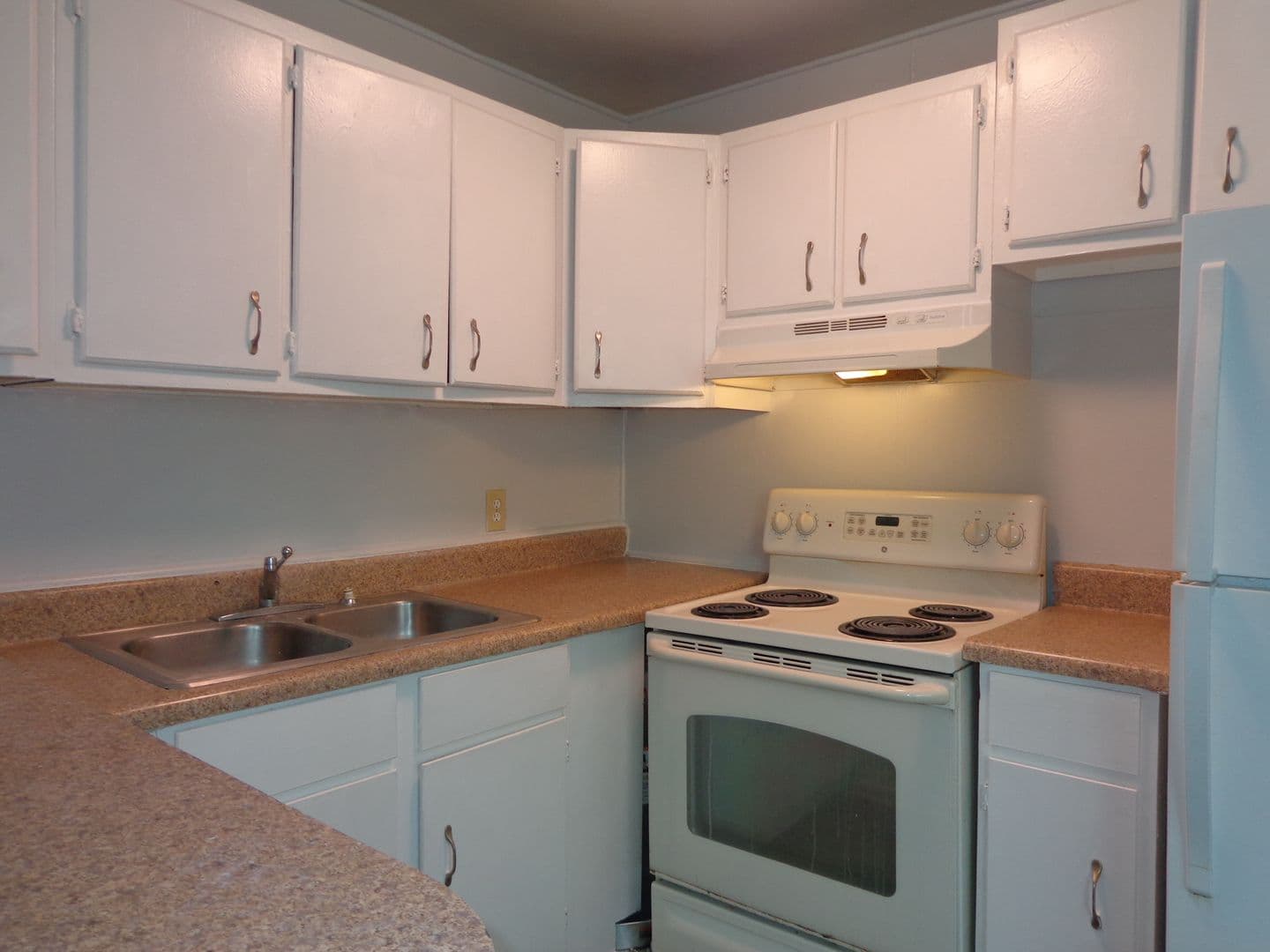 Norfolk Apartment: 1428 Picadilly Street