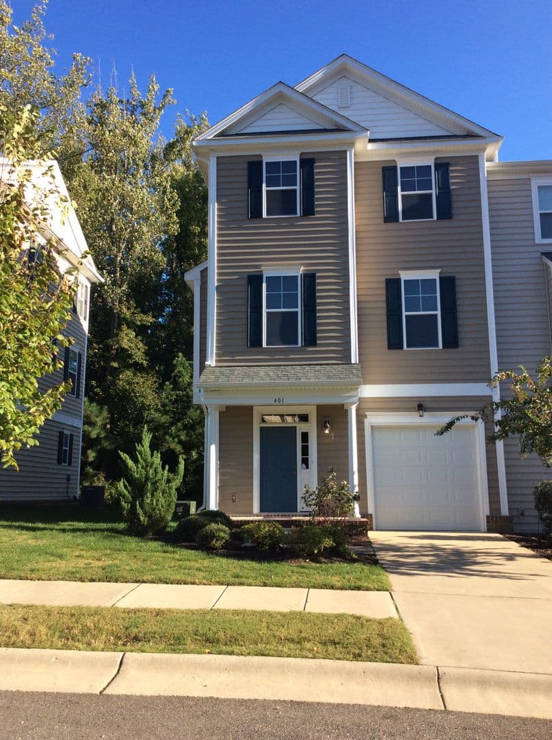 Williamsburg Townhome: 401 Prosperity Court