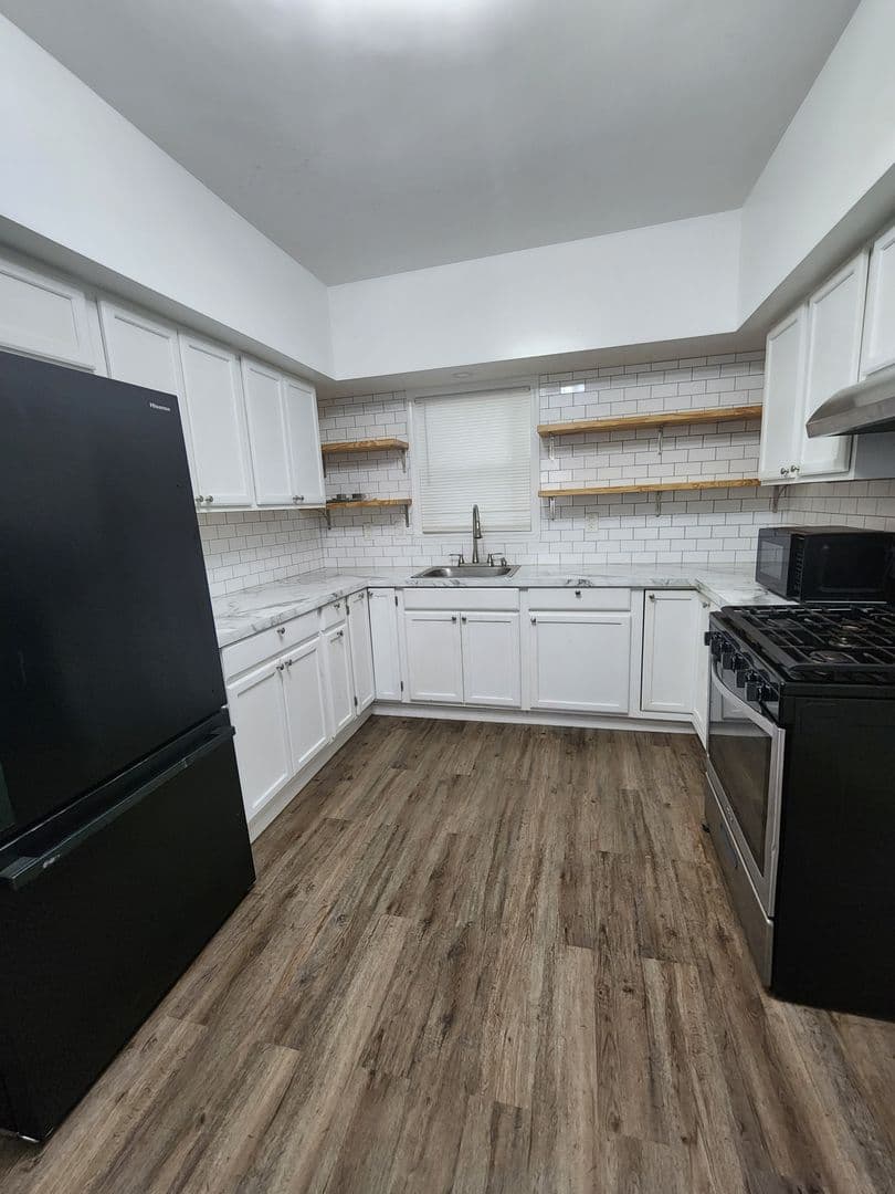 Cleveland Apartment: 3661 W. 47th