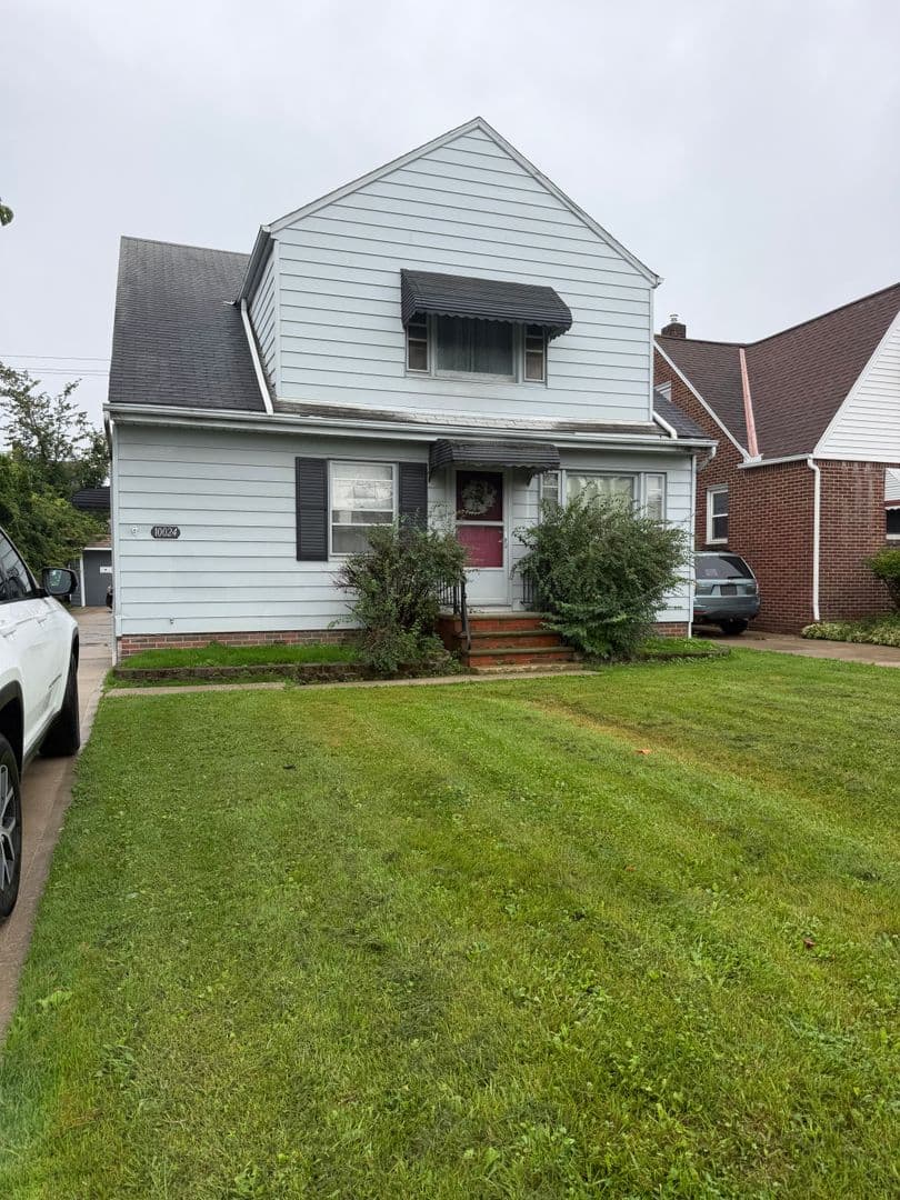 Garfield Heights Apartment: 10024 McCracken Avenue