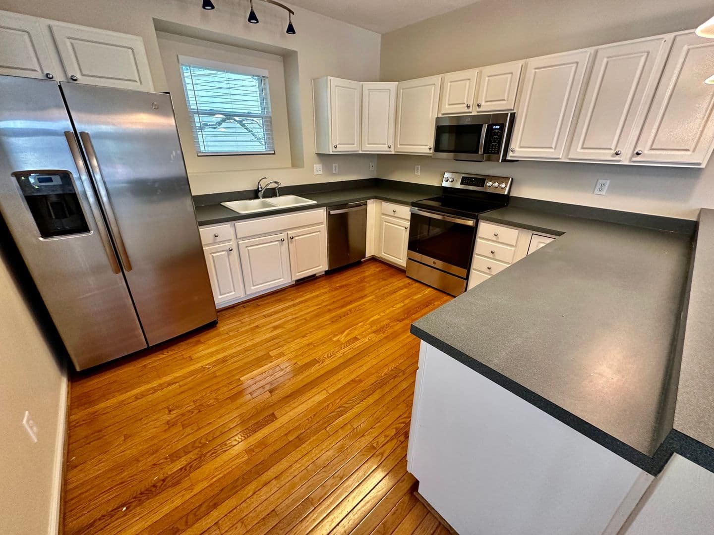 Virginia Beach House: 3724 Surry Road
