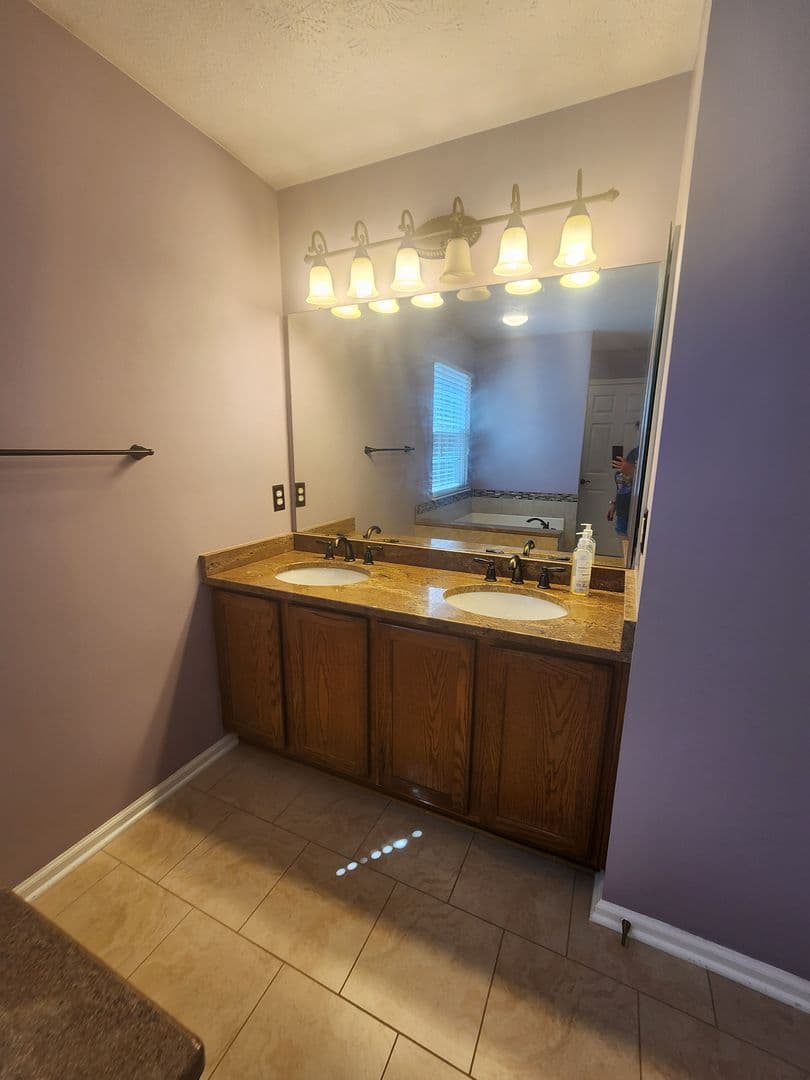 Avon House: 3288 Beech Lane