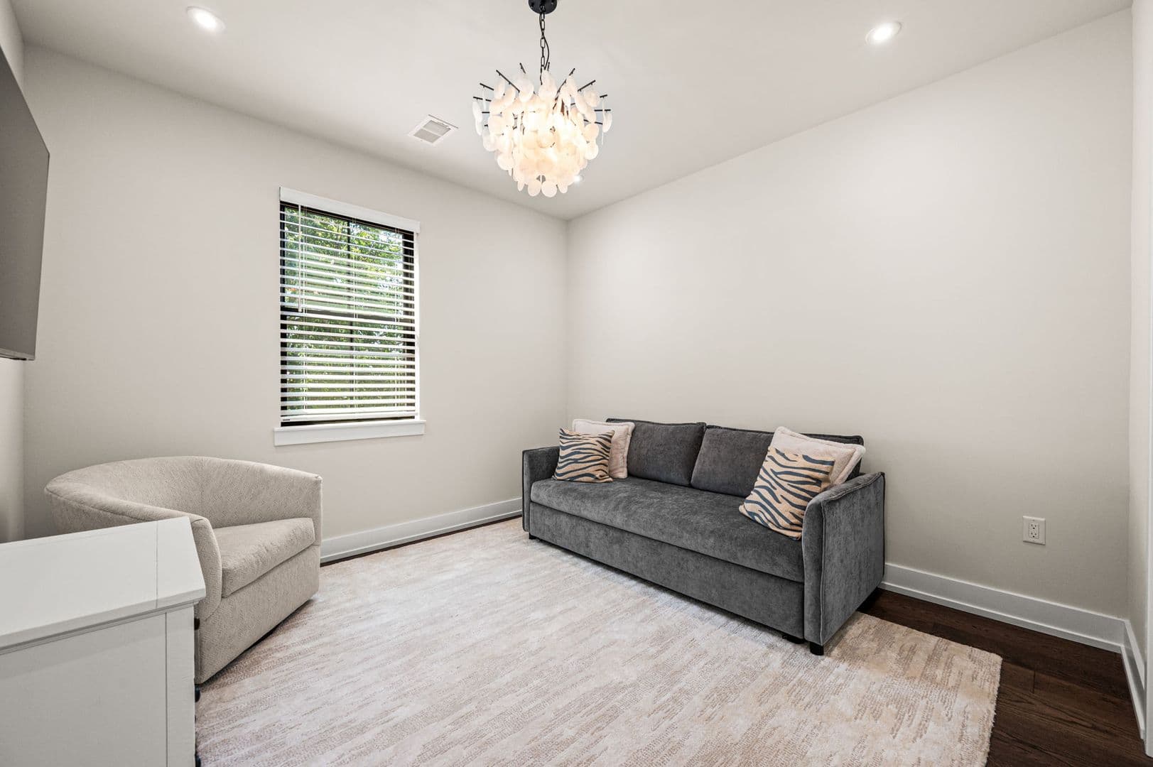 Philadelphia House: 206 Kalos Street