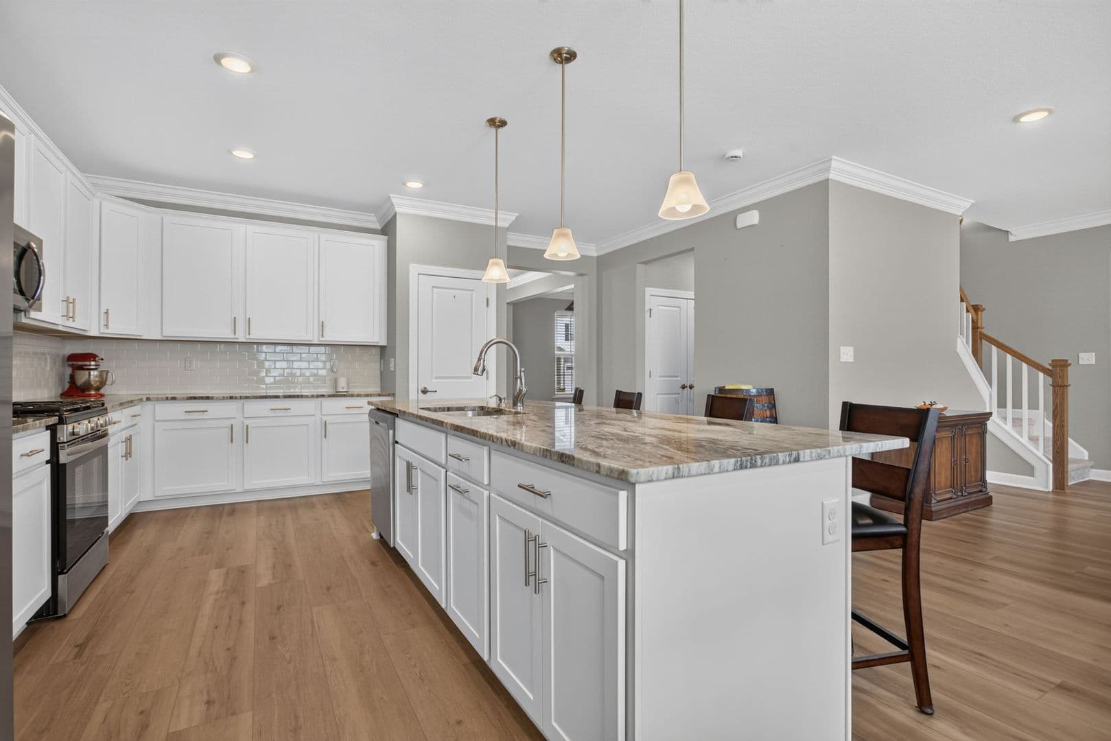 Chesapeake House: 913 Brenner