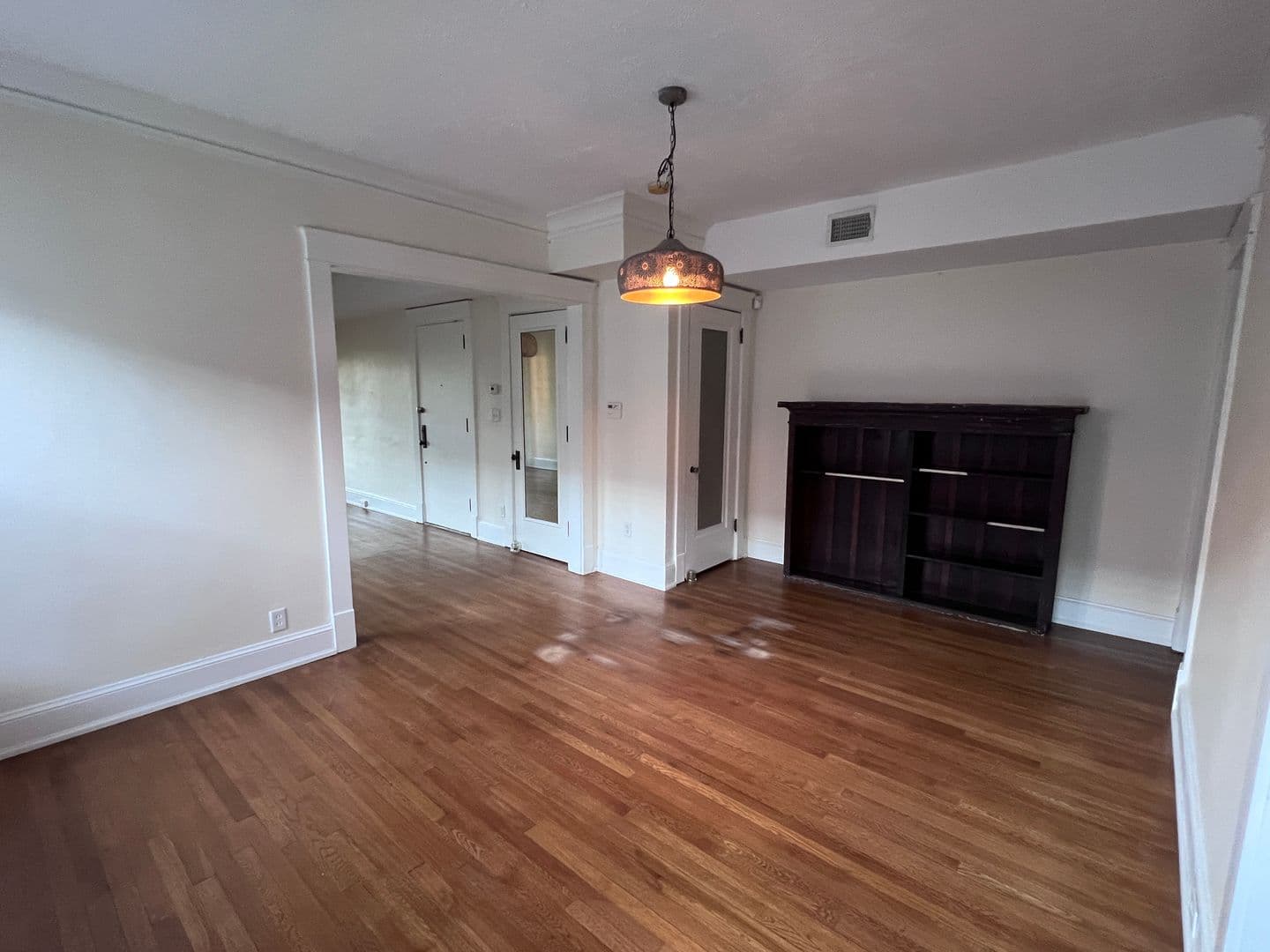 Cleveland Heights Condo: 2476 Derbyshire Rd, Unit 6