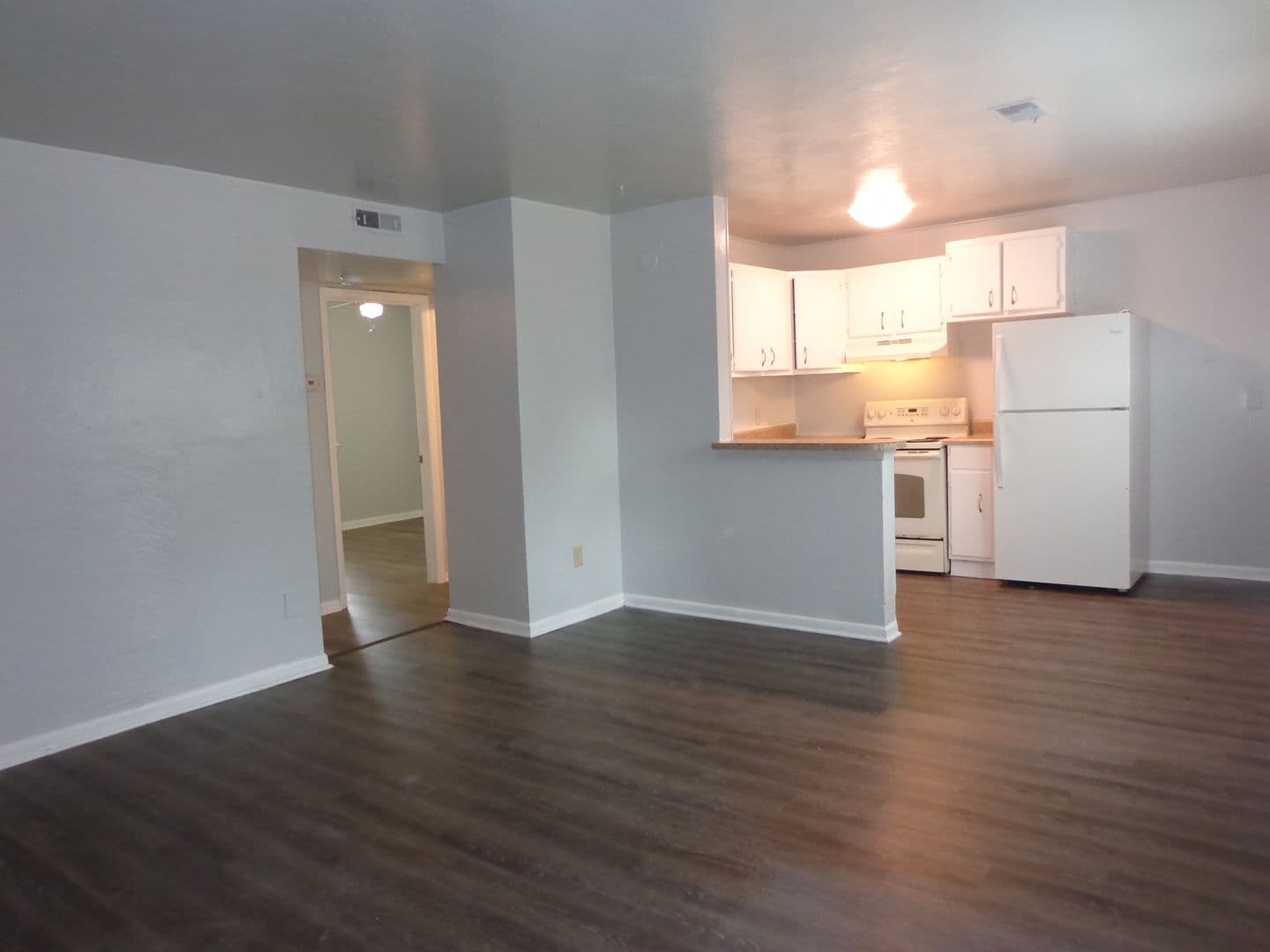 Norfolk Apartment: 1428 Picadilly Street