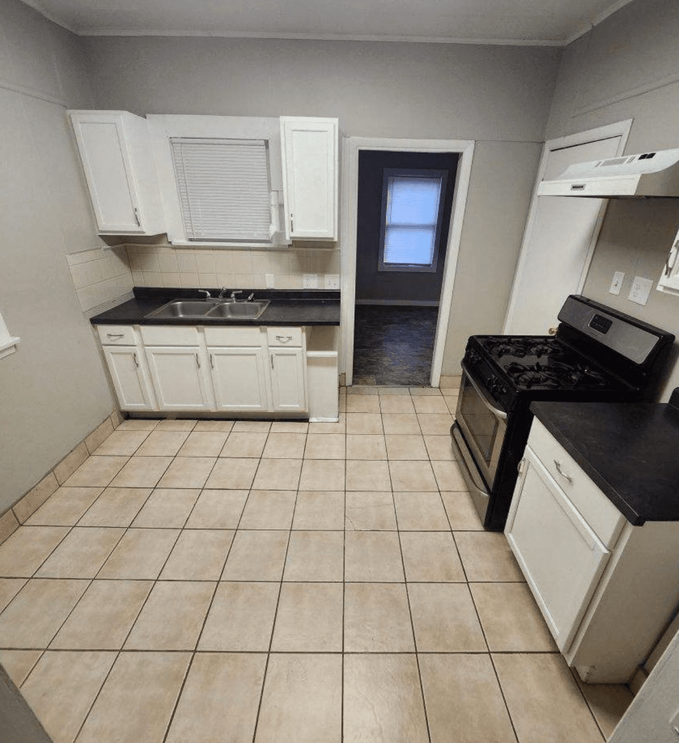 Toledo House: 1015 Hawk Street