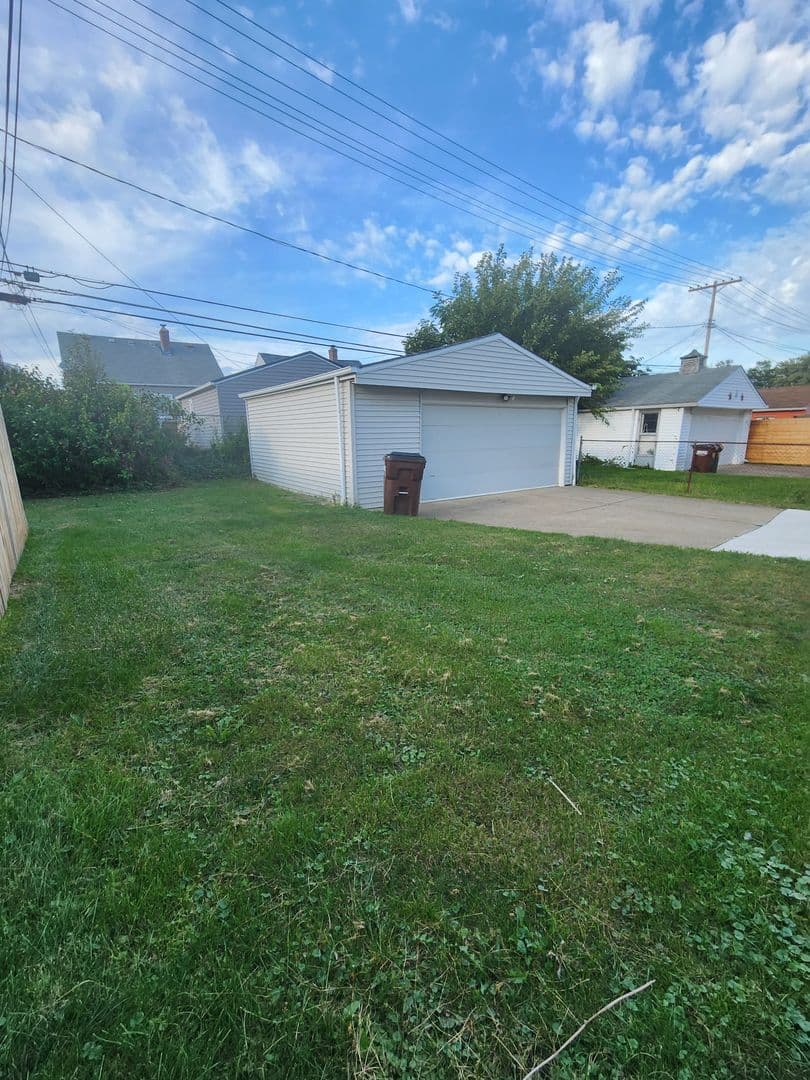 Parma House: 5618 Sunderland Dr