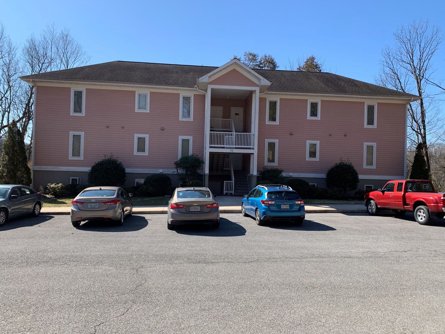 Lexington Apartment: Holly Park Lane